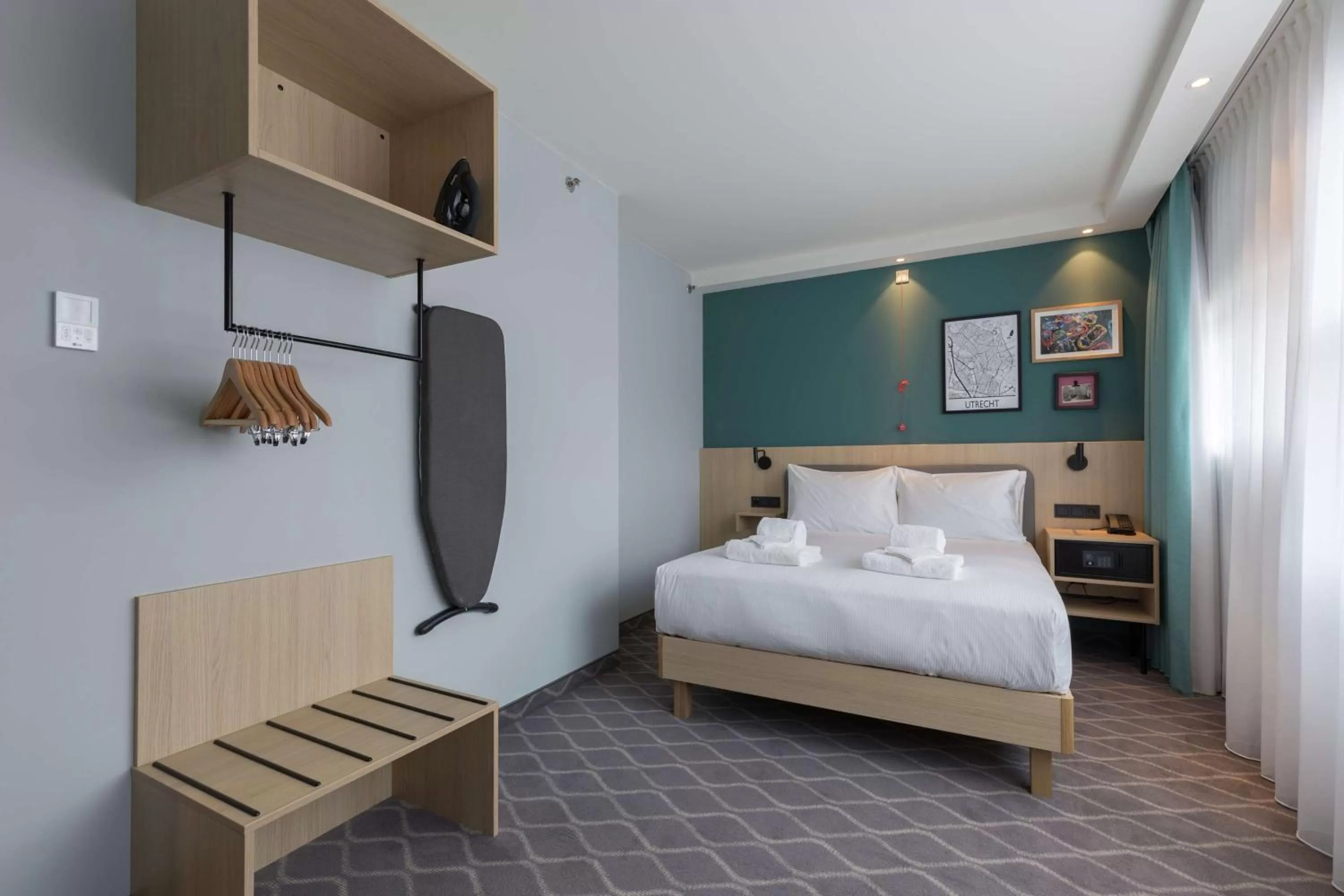Bed in Hampton By Hilton Utrecht Centraal Station