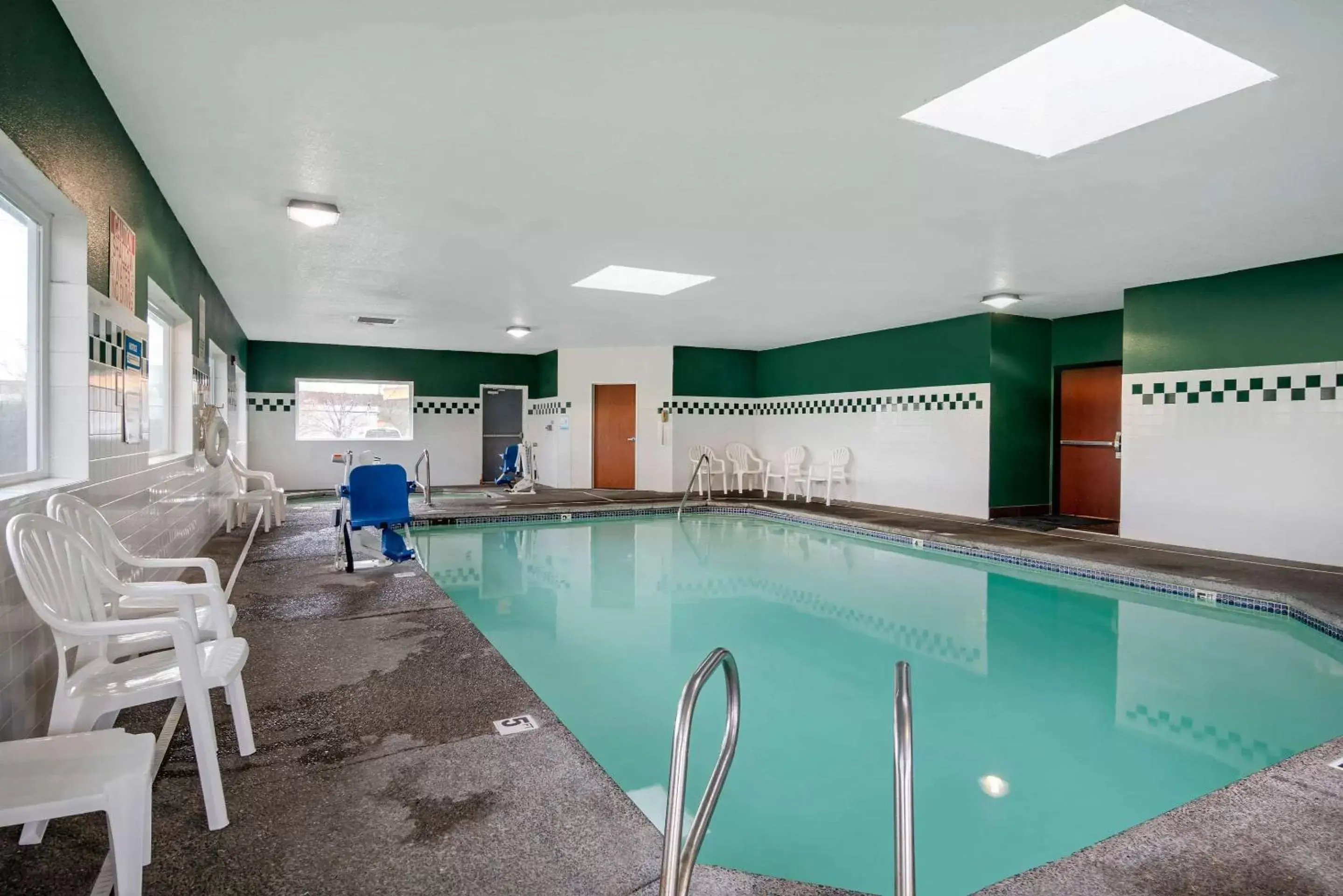 On site, Swimming Pool in Comfort Inn & Suites Salem