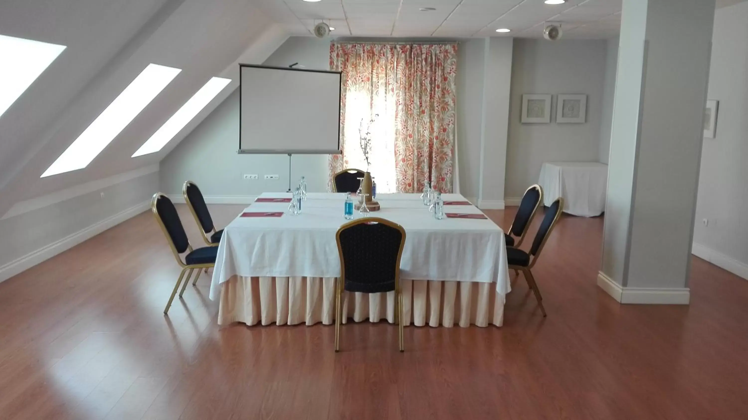 Meeting/conference room in FC Infantas de León