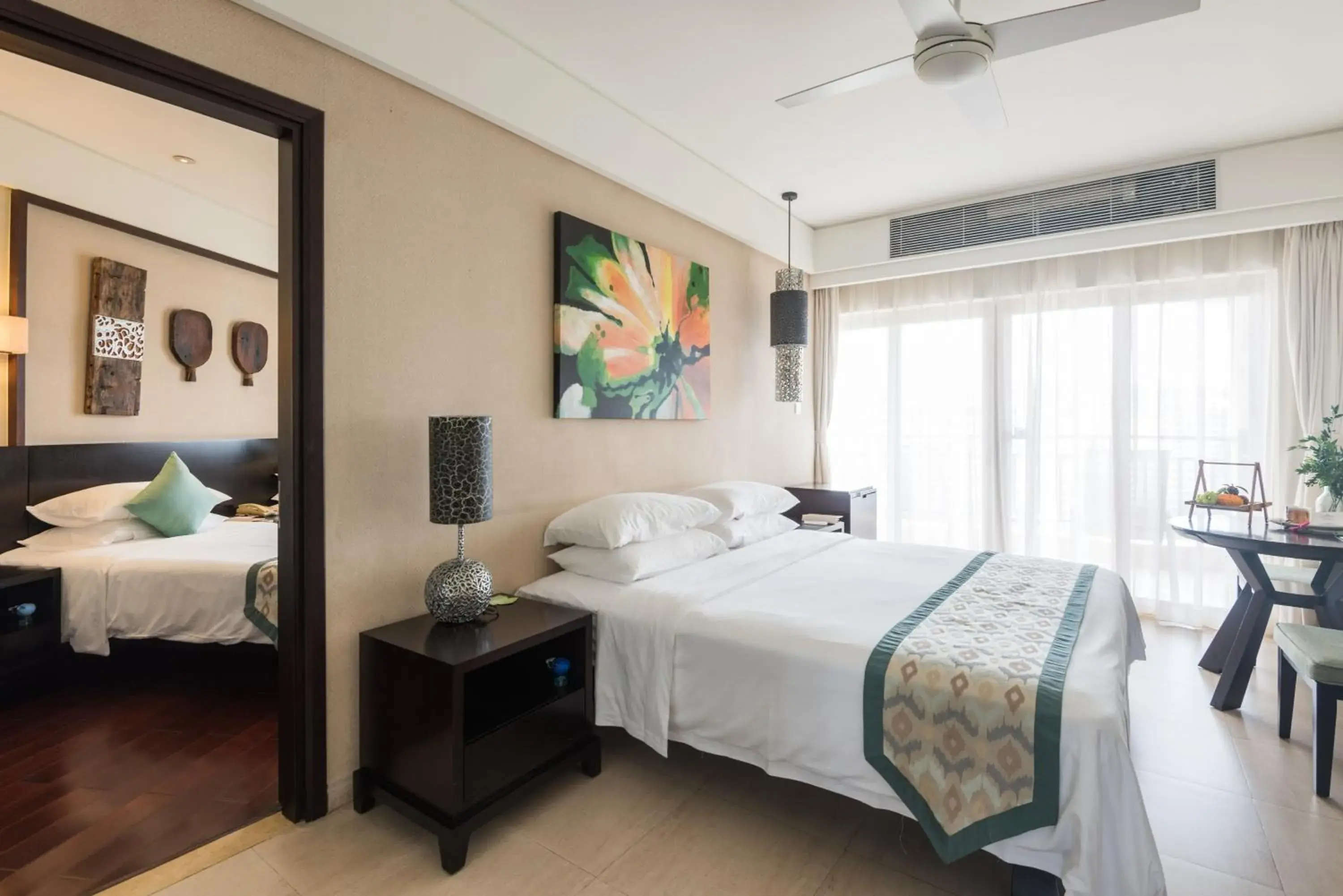 Photo of the whole room, Bed in Howard Johnson Resort Sanya Bay