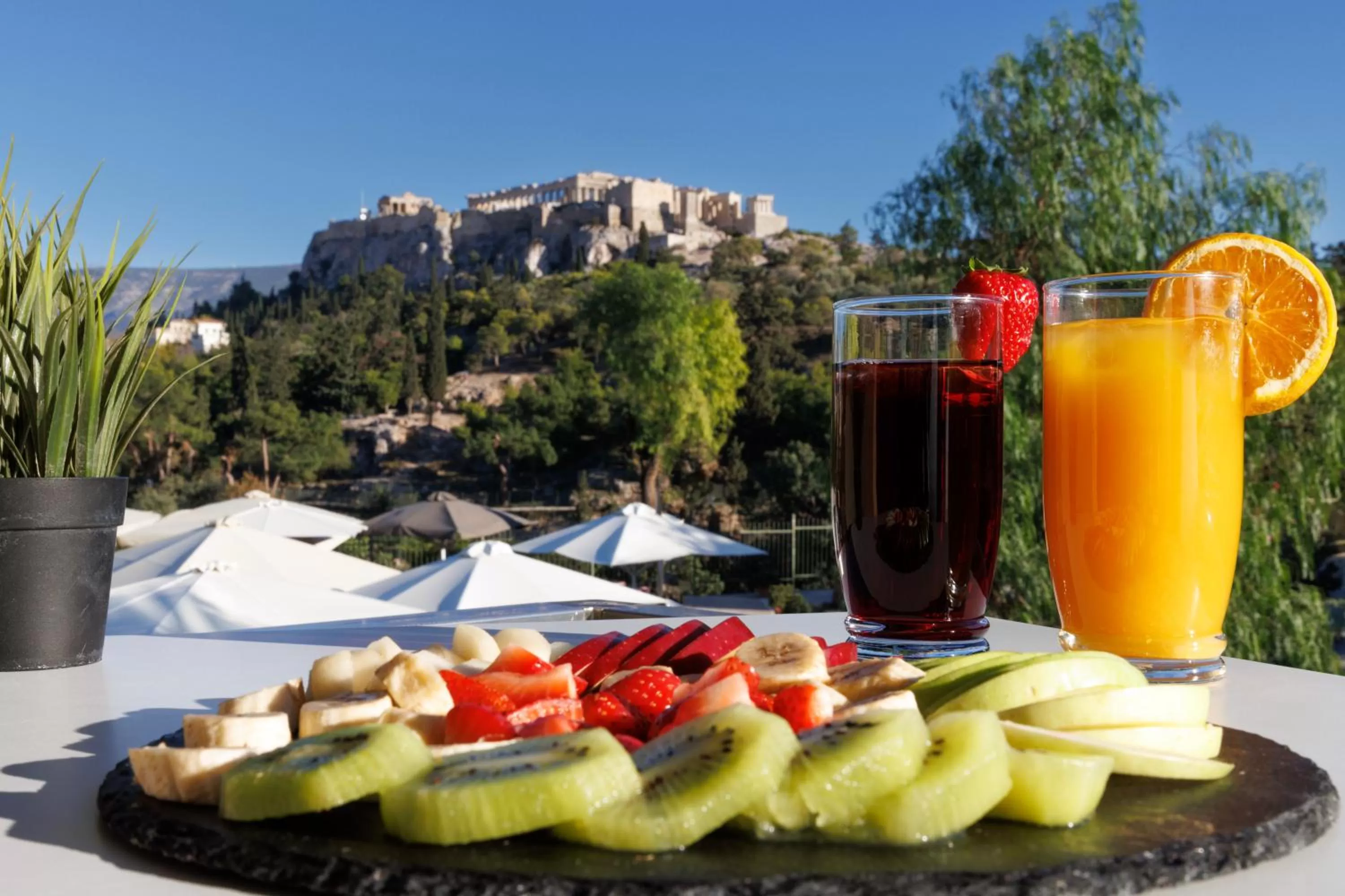 Breakfast in Hotel Thissio