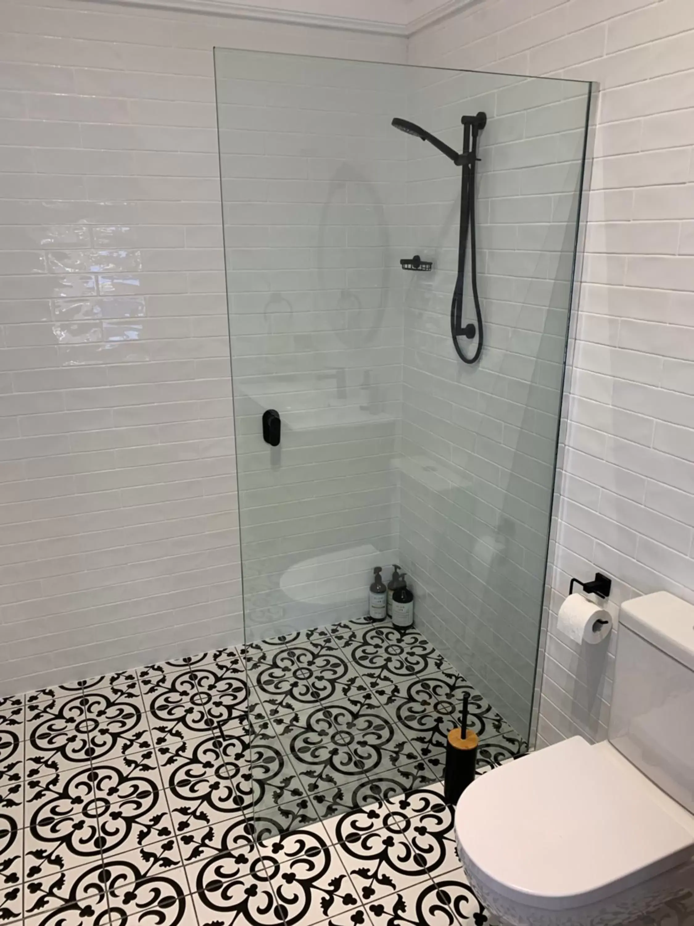 Shower, Bathroom in The Bank House Ulmarra