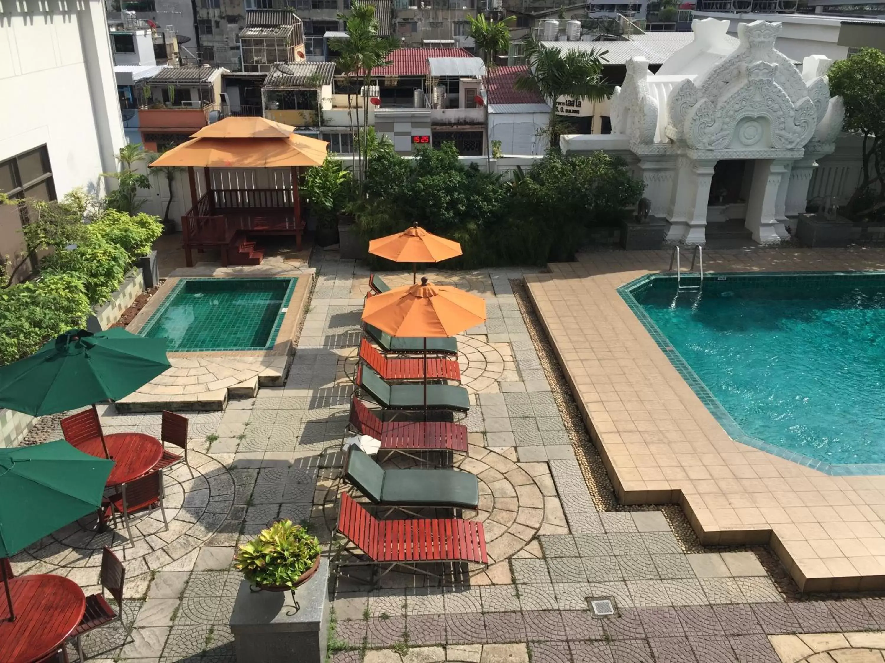 Swimming Pool in Indra Regent Hotel