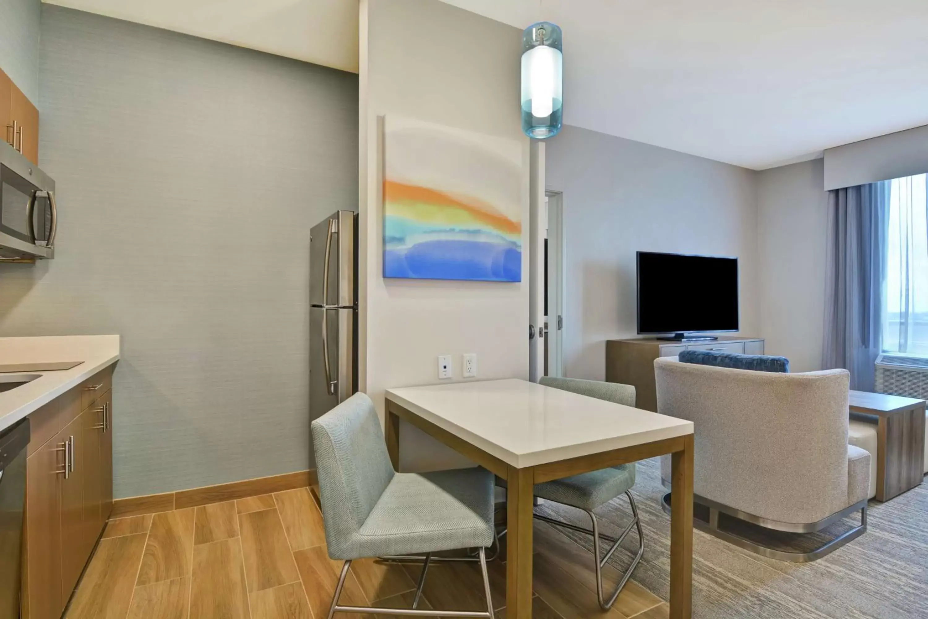 Bedroom, TV/Entertainment Center in Homewood Suites By Hilton Chula Vista Eastlake