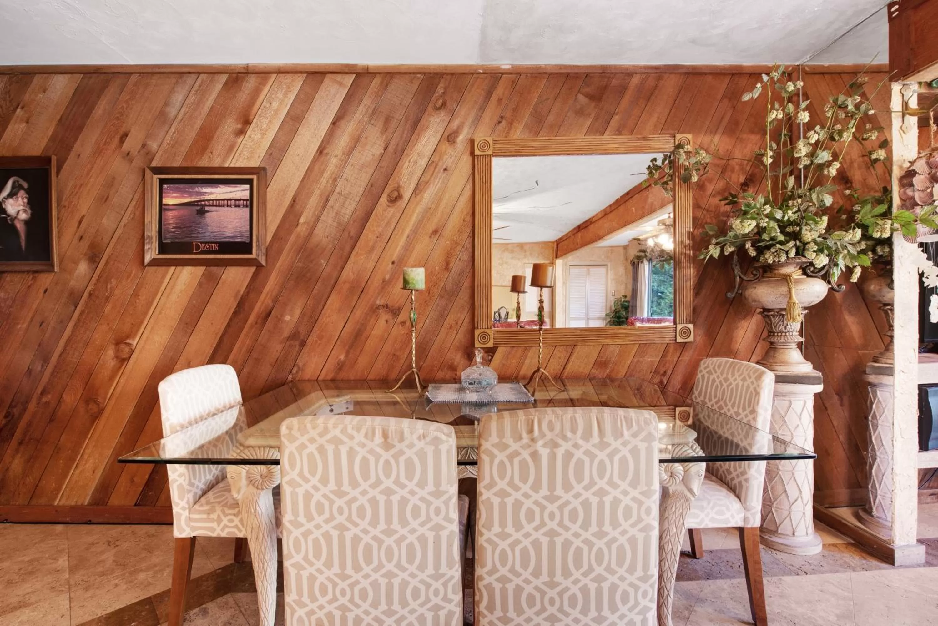 Seating Area in Gulf Terrace 181