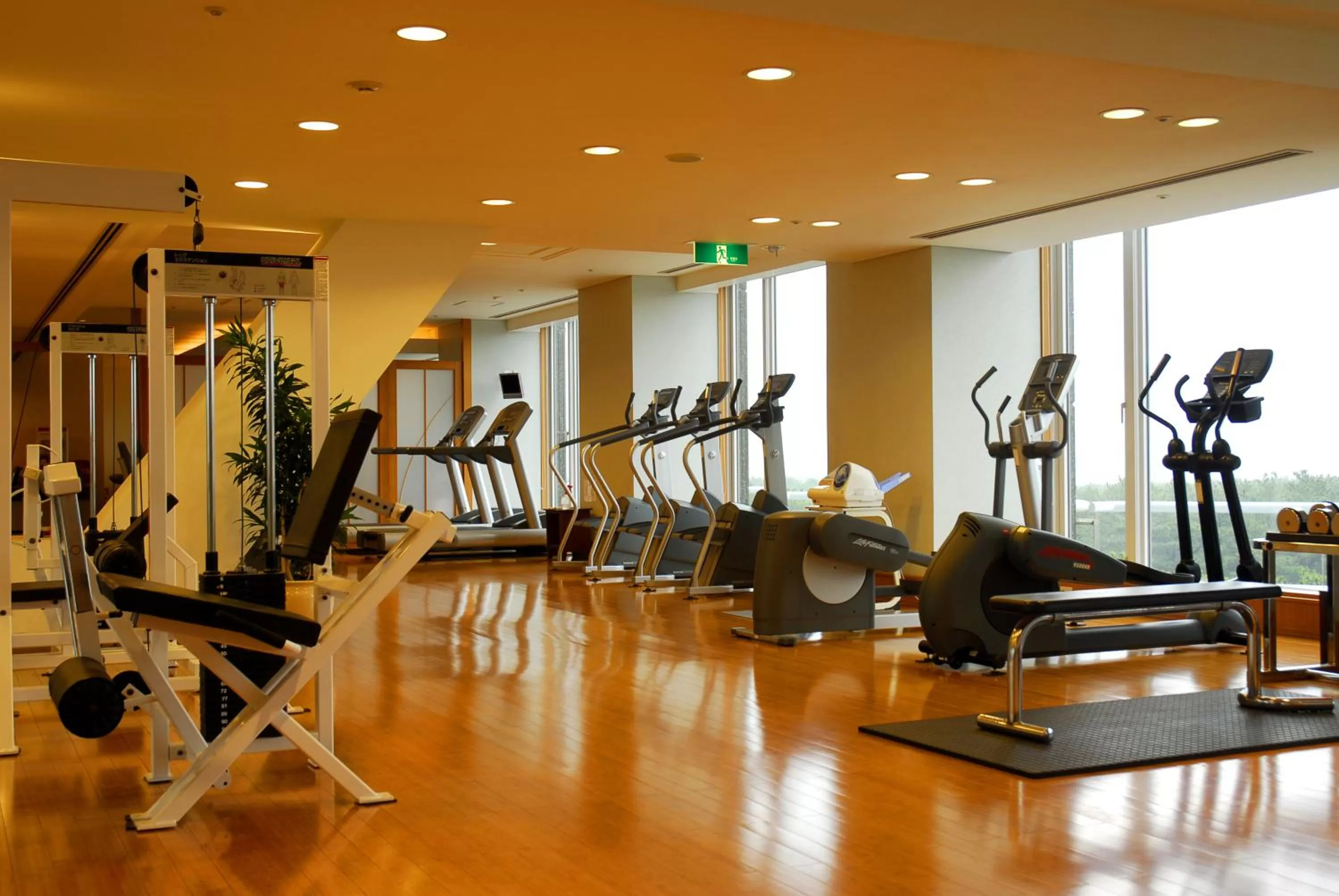 Fitness centre/facilities in Phoenix Seagaia Ocean Tower