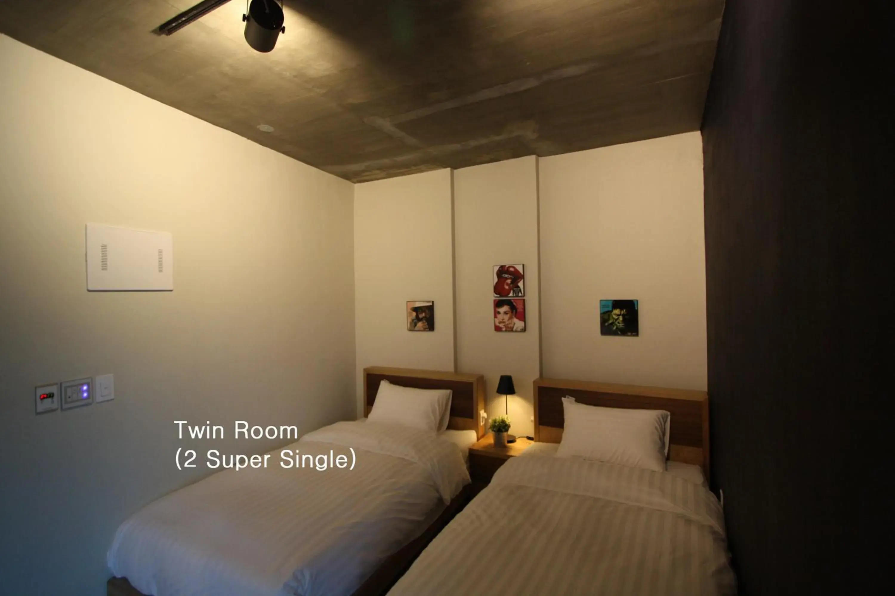 Photo of the whole room, Room Photo in Nabi Hostel Hongdae