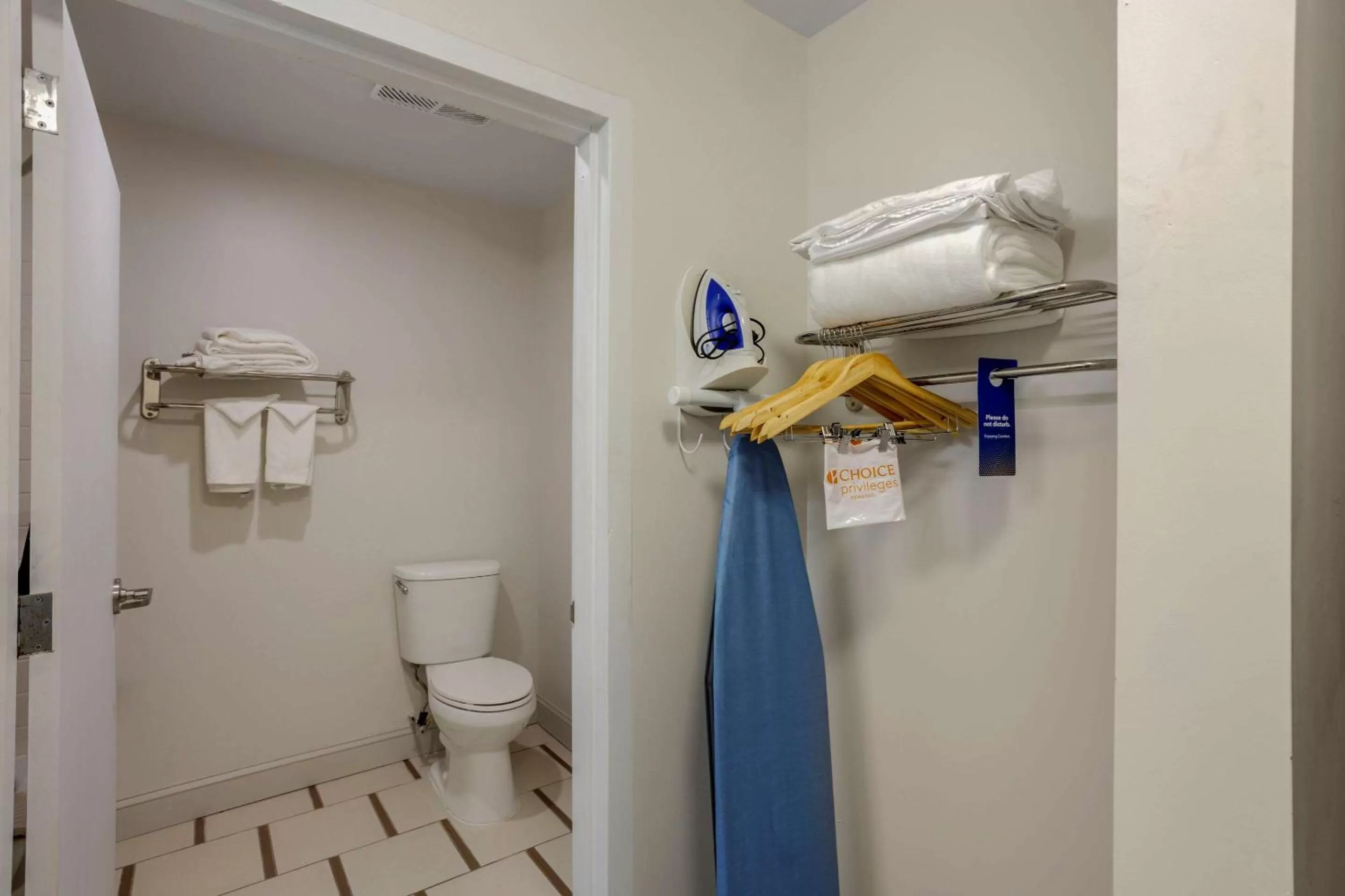 Bedroom in Comfort Inn & Suites Mt Laurel-Philadelphia