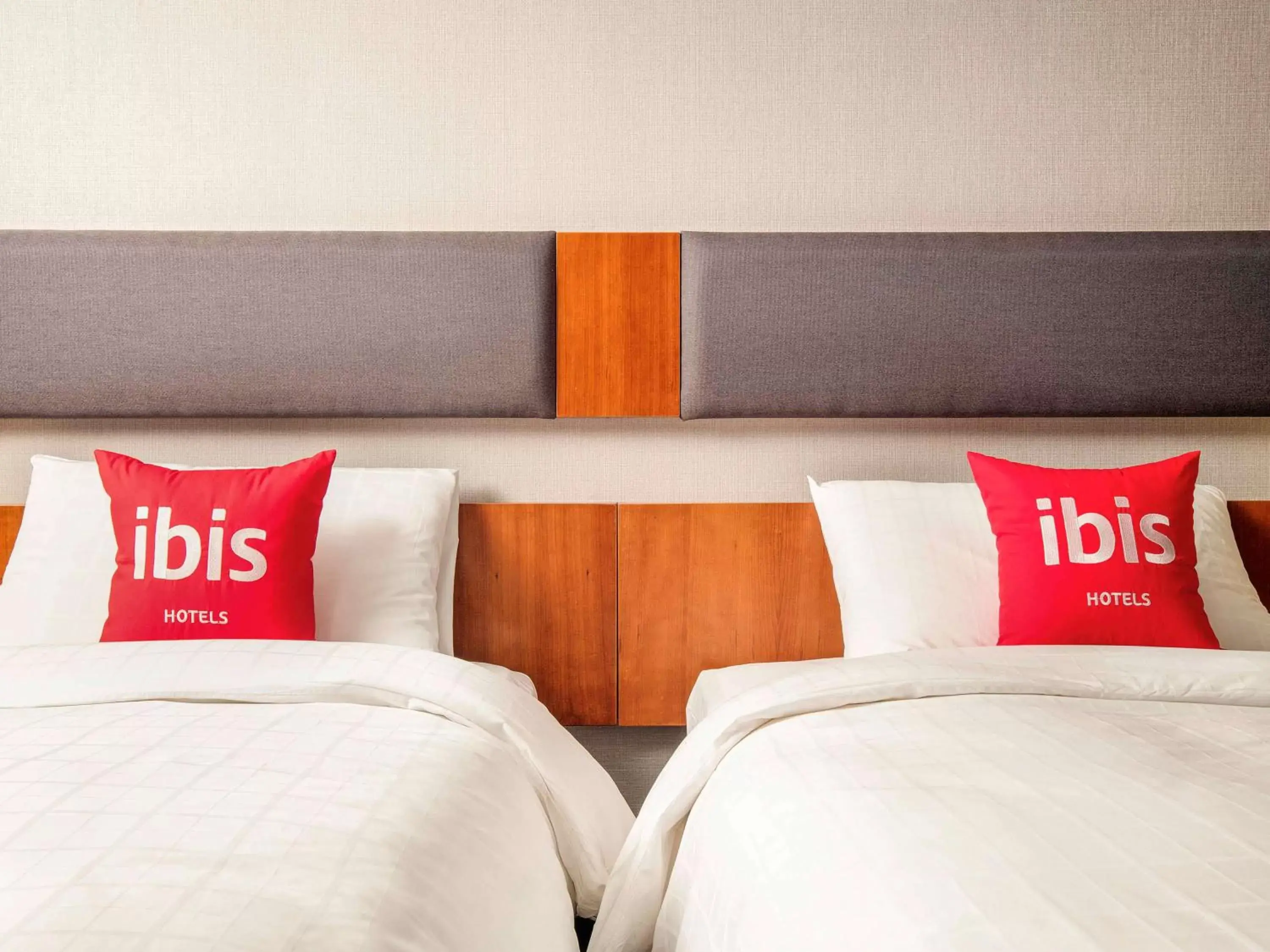 Photo of the whole room, Bed in Ibis Ambassador Myeongdong