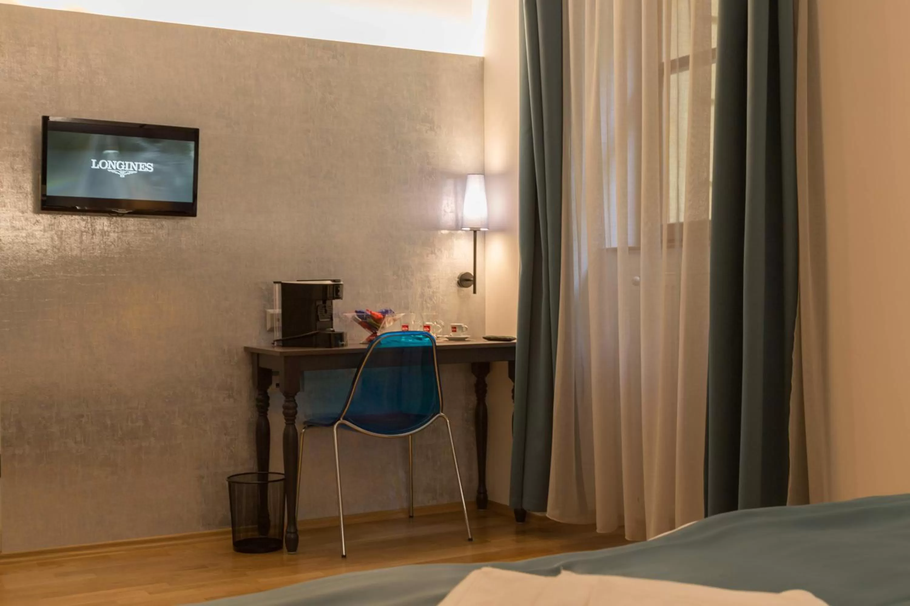 Coffee/tea facilities, Bed in Hotel Memories Budapest