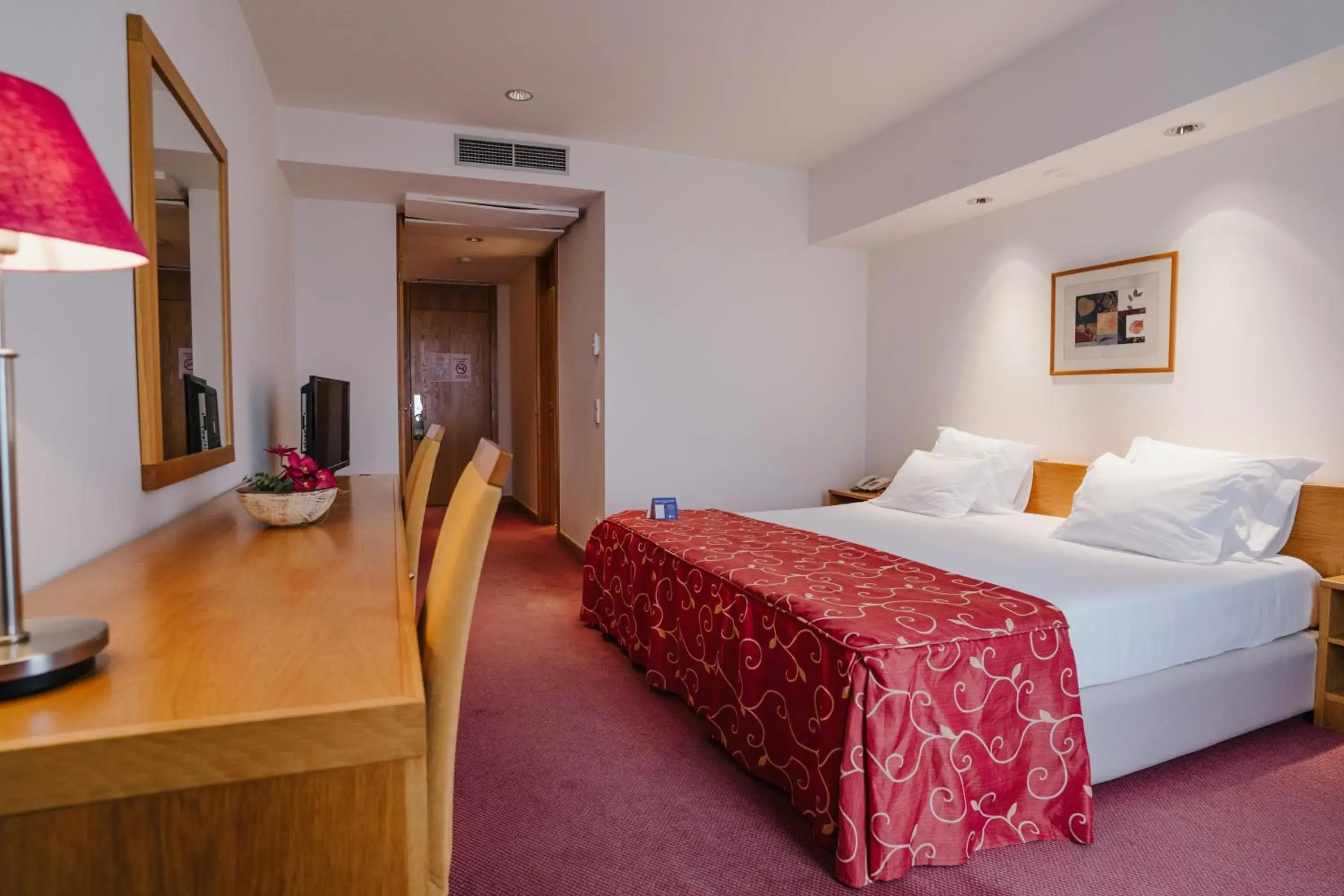 Standard Double or Twin Room in Hotel Premium Porto Maia Standard Double or Twin Room in Hotel Premium Porto Maia