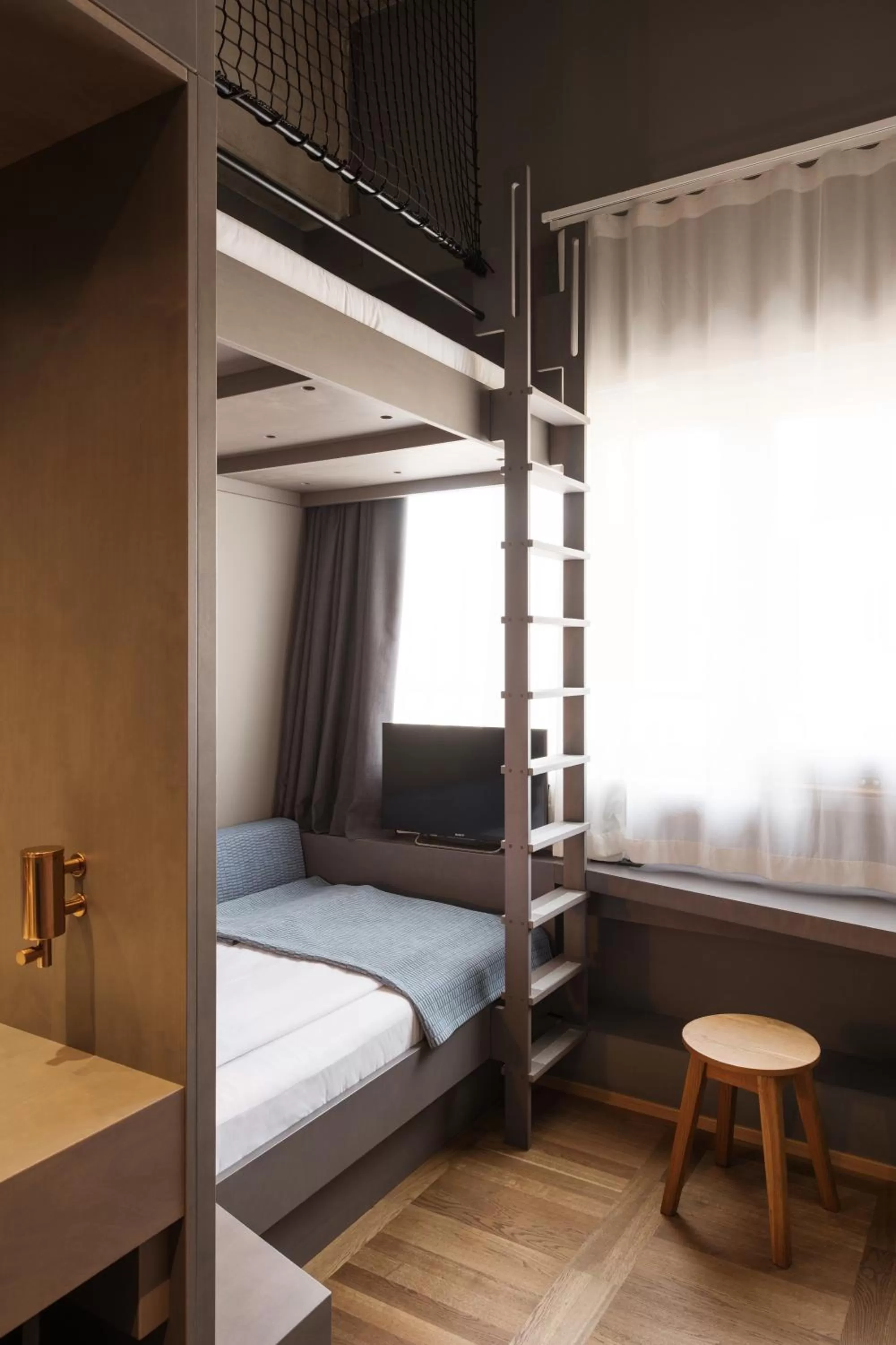 bunk bed, Bed in The Flushing Meadows Hotel