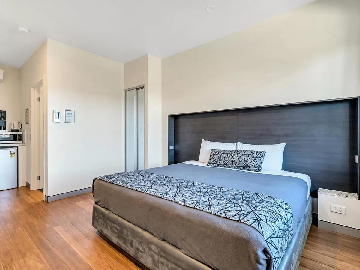 Photo of the whole room, Bed in Surf Beach Motel Port