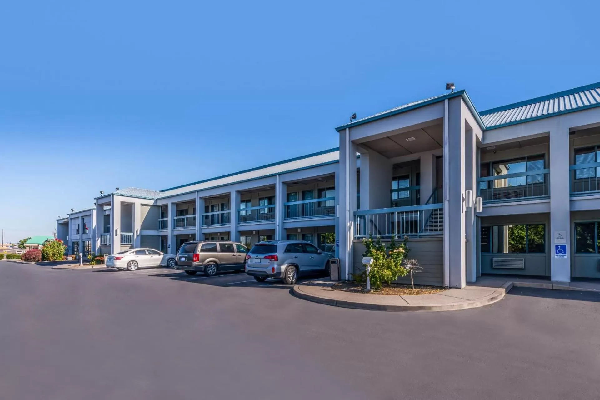 Property building in Americas Best Value Inn Phoenix Medford