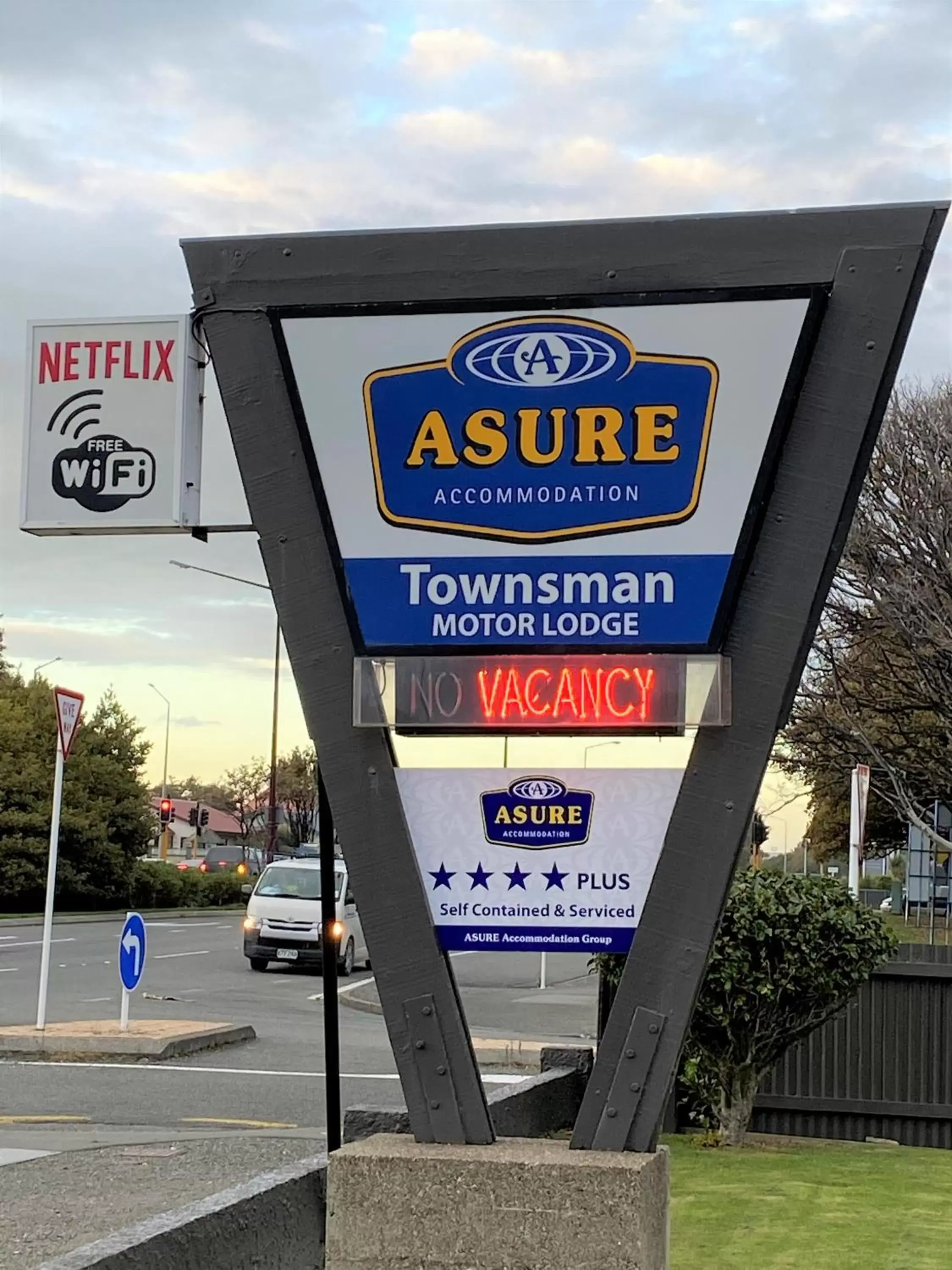 Property Logo/Sign in ASURE Townsman Motor Lodge