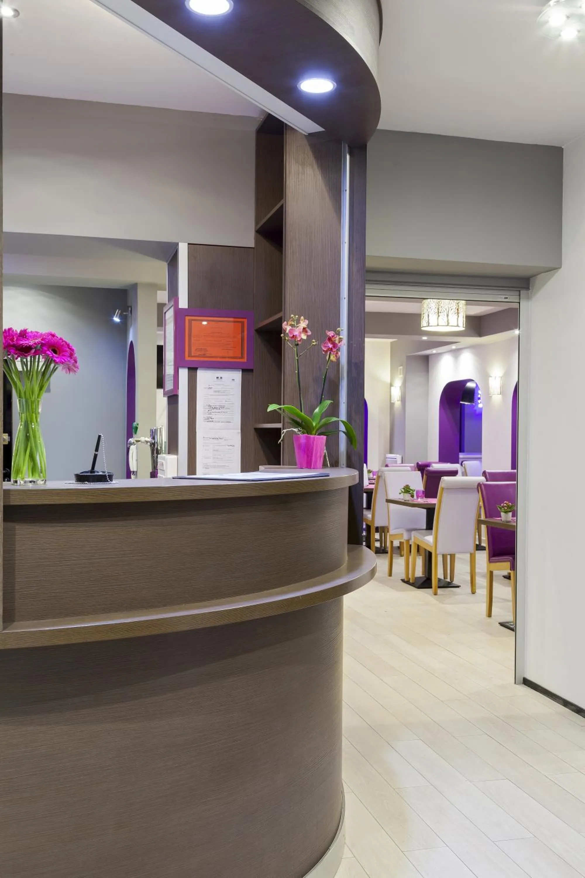 Lobby or reception in Comfort Hotel Orléans Olivet