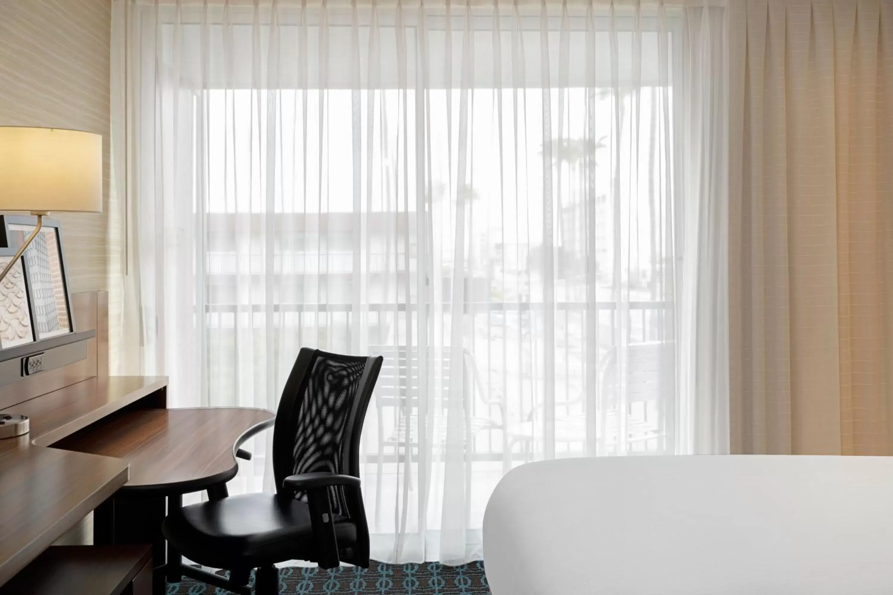 Photo of the whole room, Seating Area in Fairfield Inn & Suites by Marriott Los Angeles LAX/El Segundo