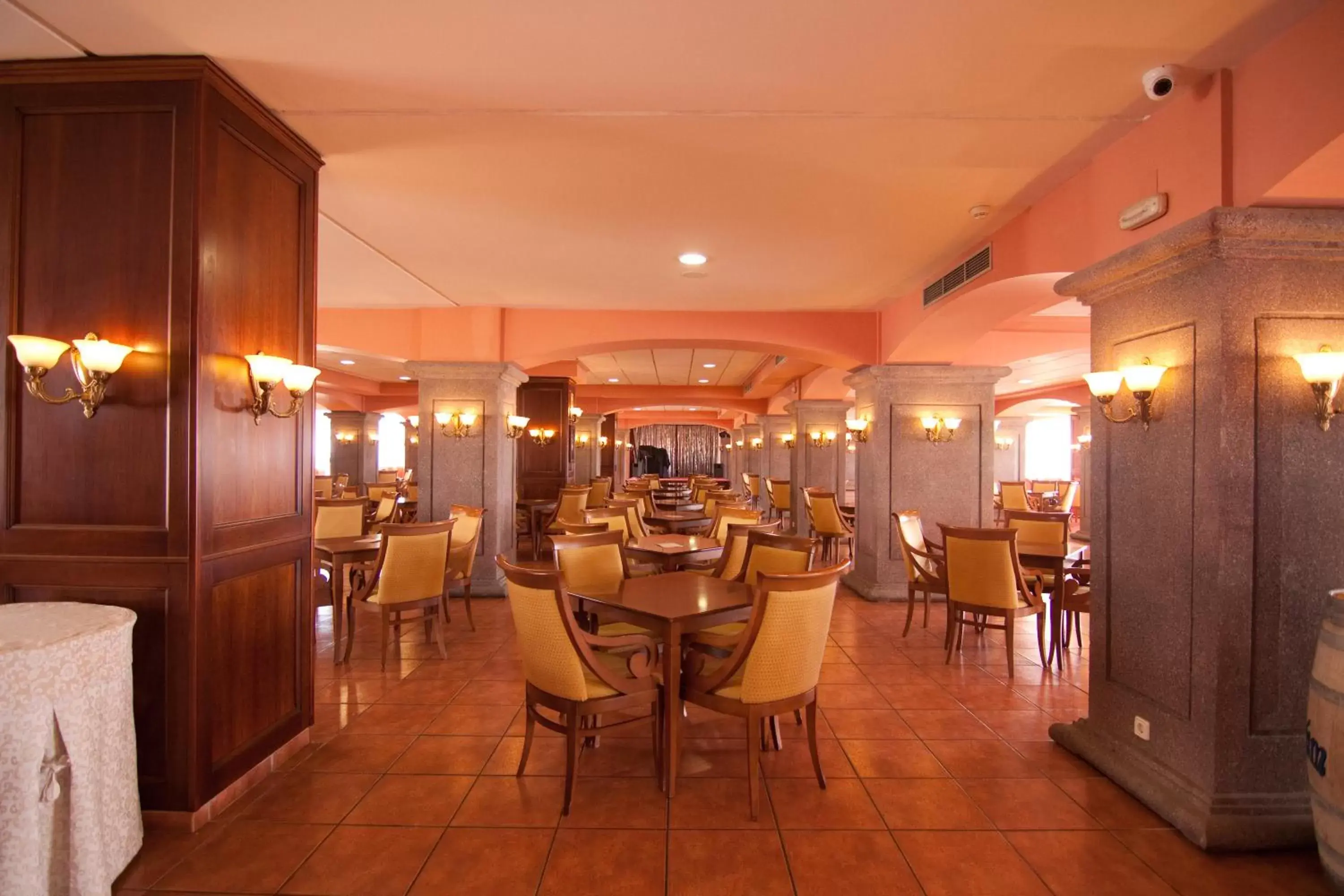 Lounge or bar, Restaurant/Places to Eat in Gran Hotel Peñiscola