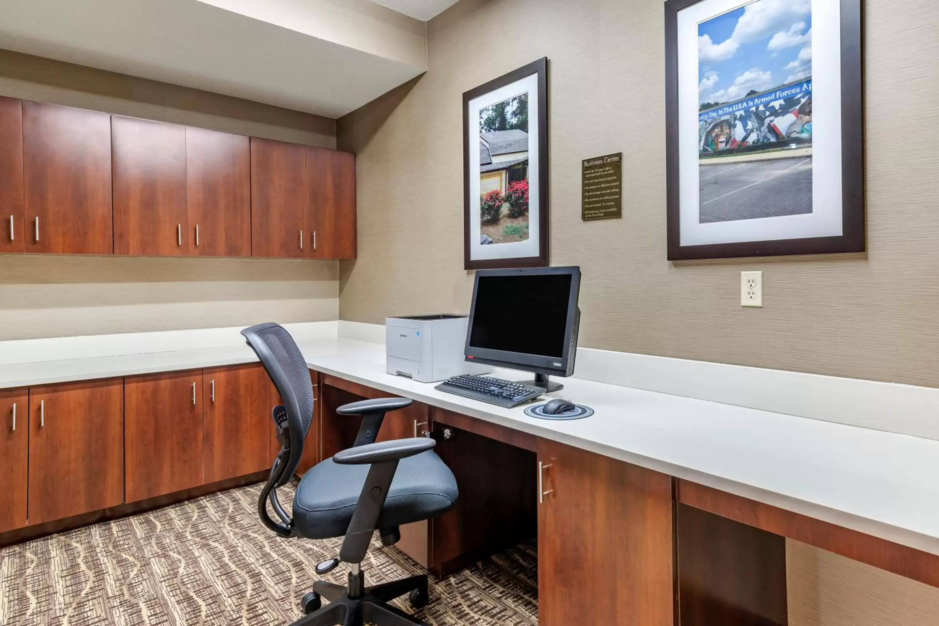 Business facilities in Comfort Suites near Robins Air Force Base