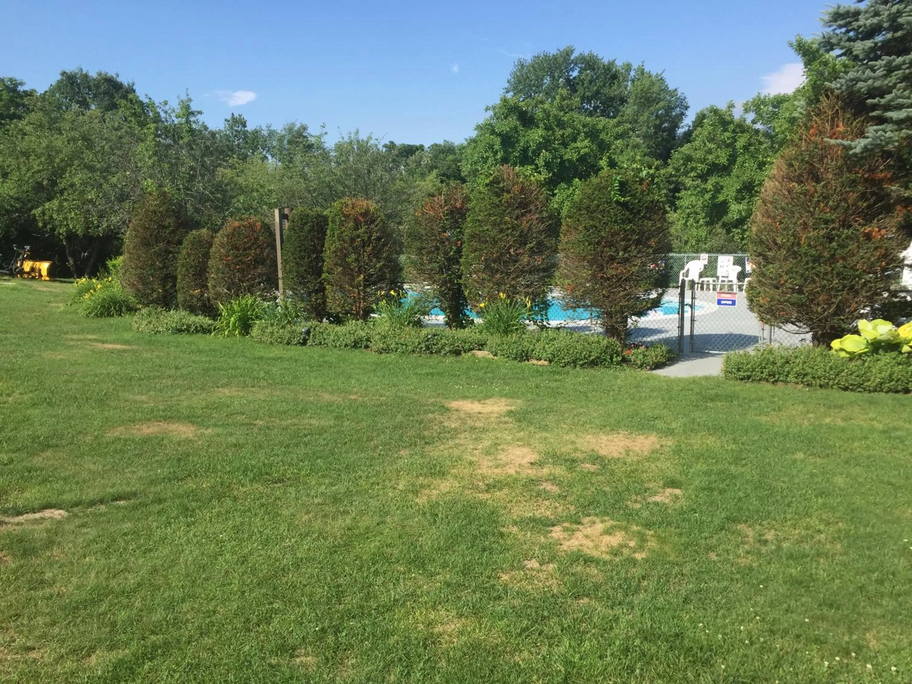 Day in Briarcliff Motel