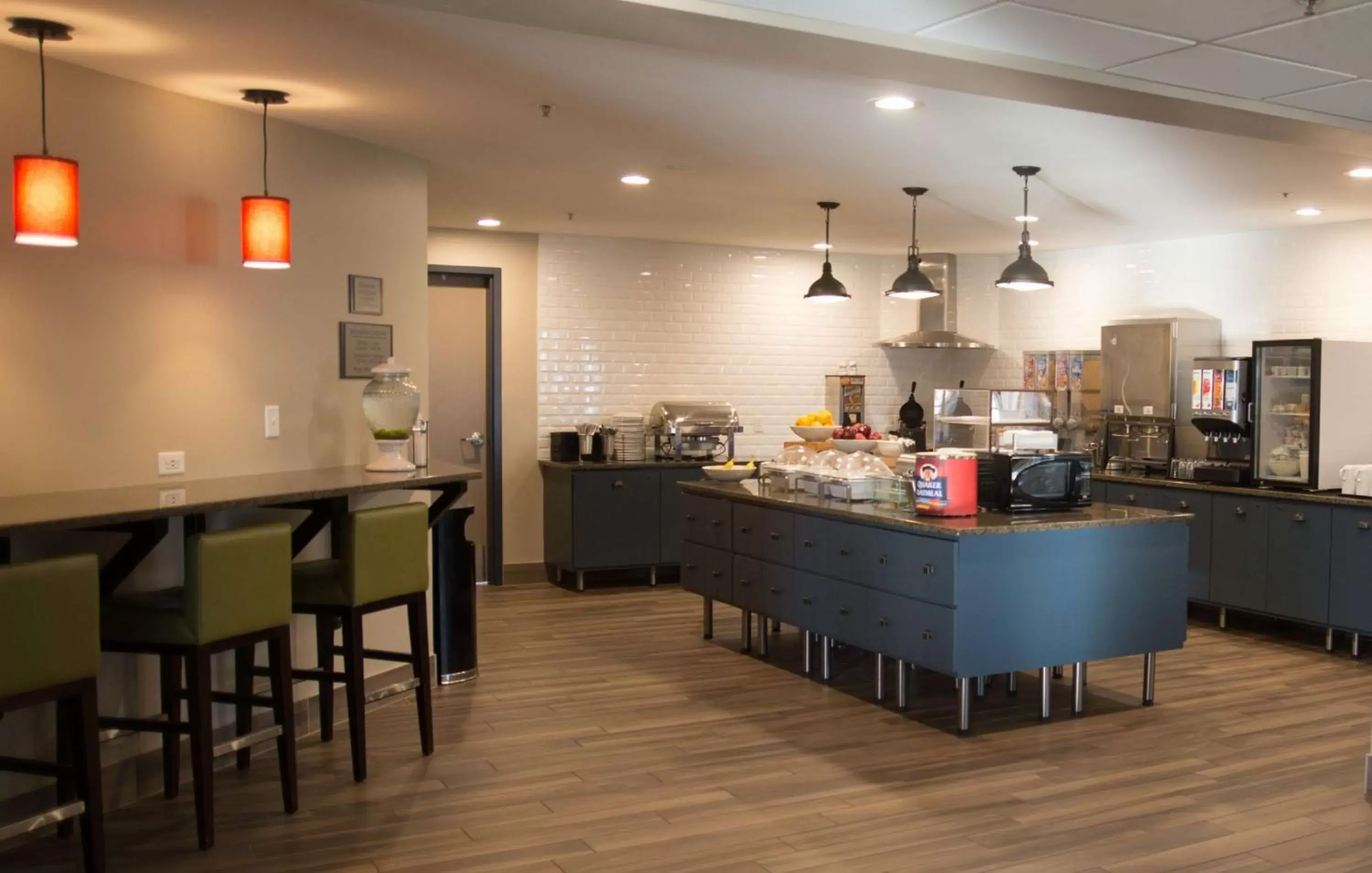 Restaurant/Places to Eat in Country Inn & Suites by Radisson, Baxter, MN