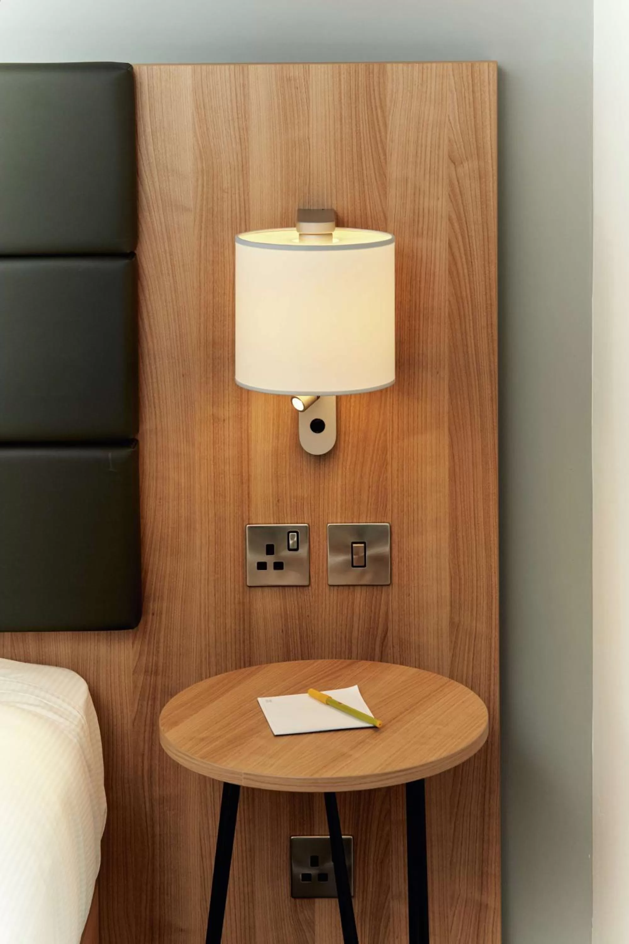 Bed in Hilton Garden Inn Doncaster Racecourse