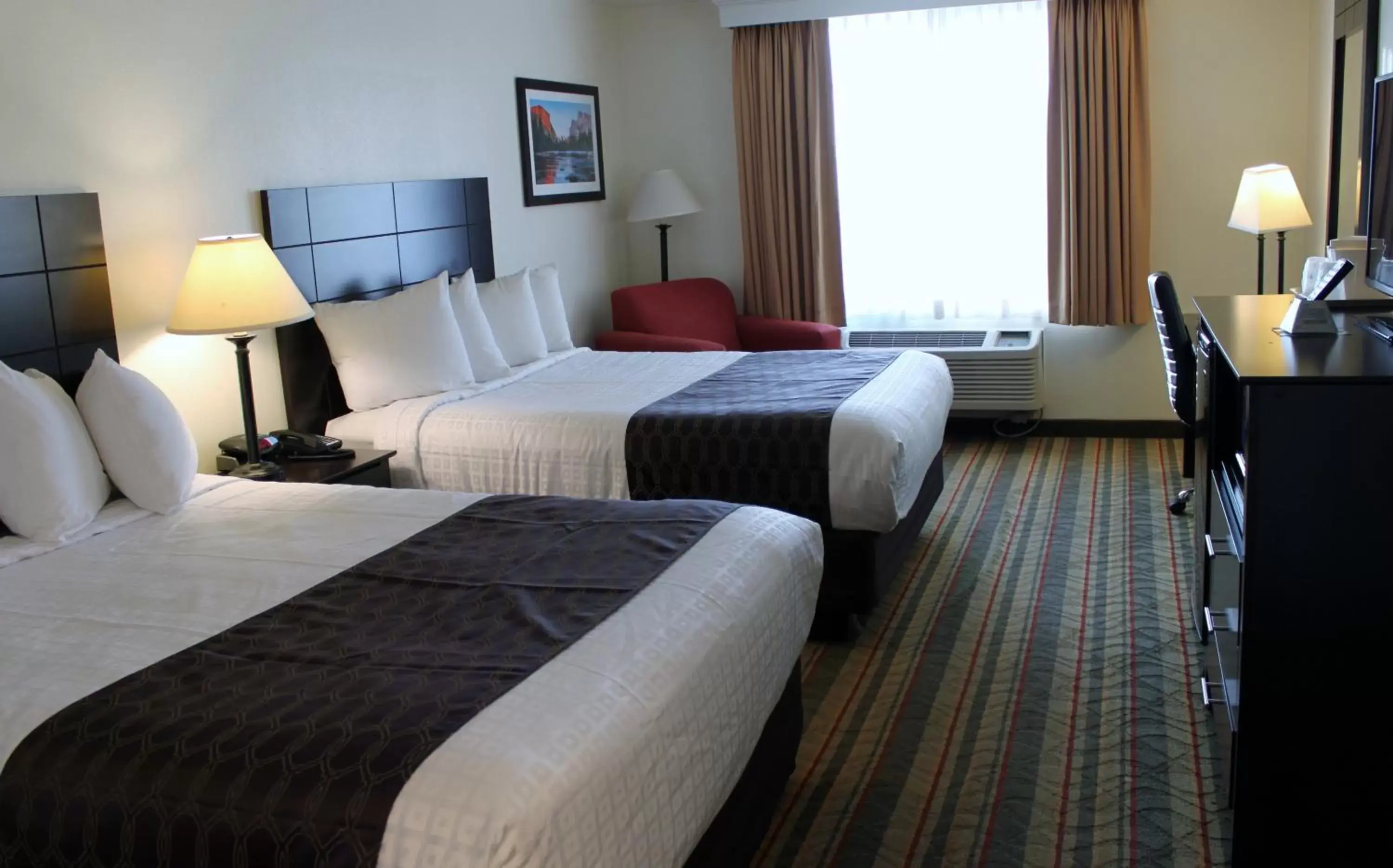 Photo of the whole room, Bed in Best Western Visalia Hotel