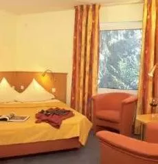 Bedroom, Bed in Hotel Zur Erholung & Restaurant Amme's Landhaus