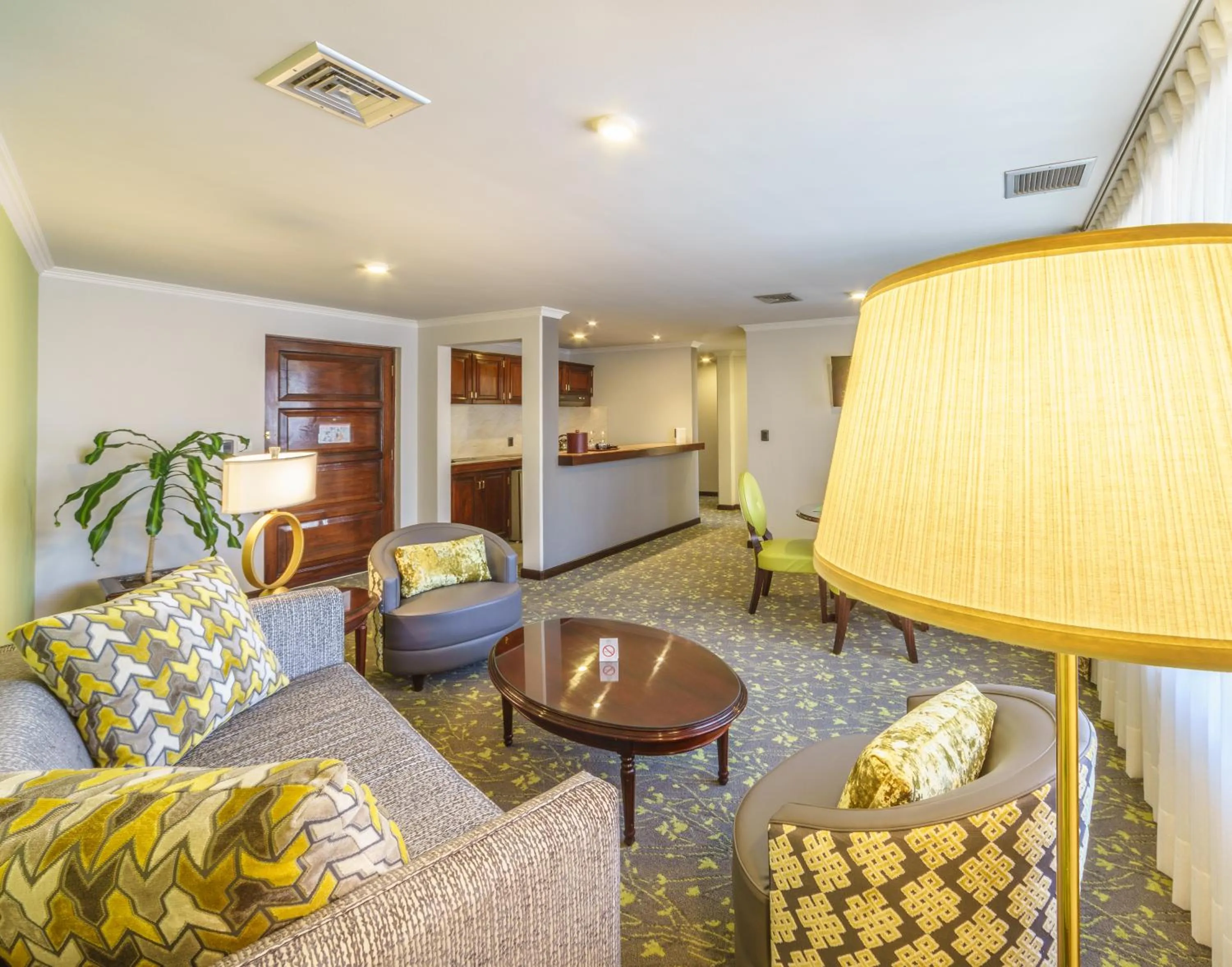 Kitchen or kitchenette in Ritz Apart Hotel