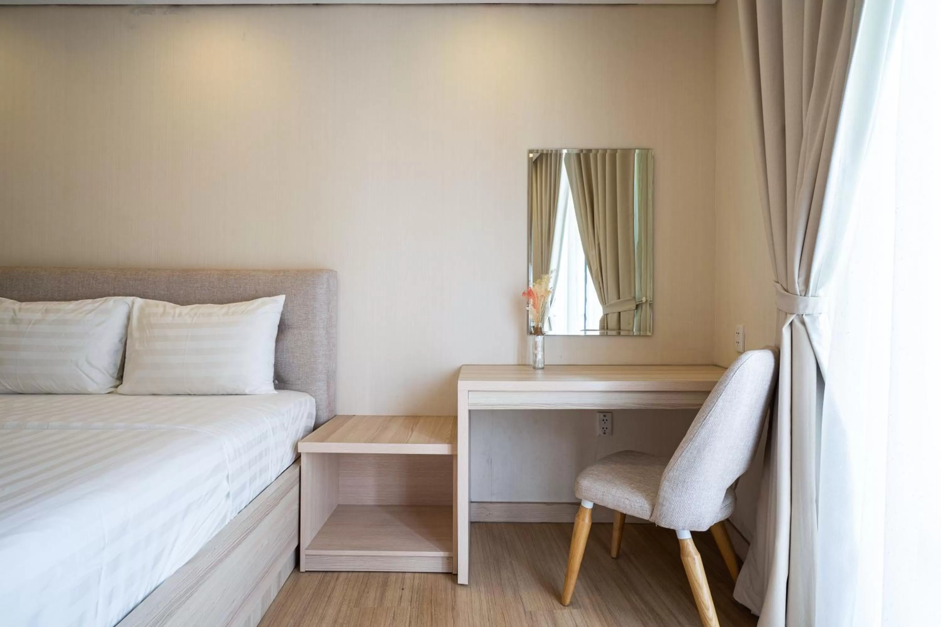 Bed in Luxy Park Hotel & Apartments - Notre Dame