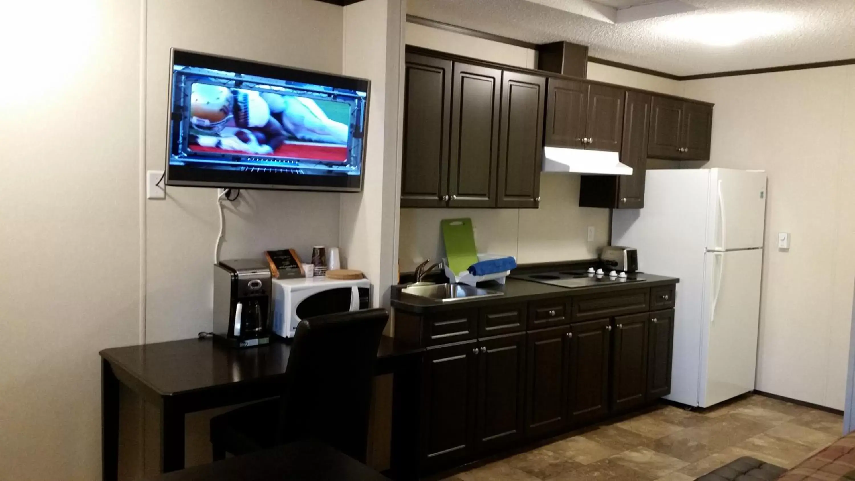 TV/Entertainment Center in Bear's Den Lodge