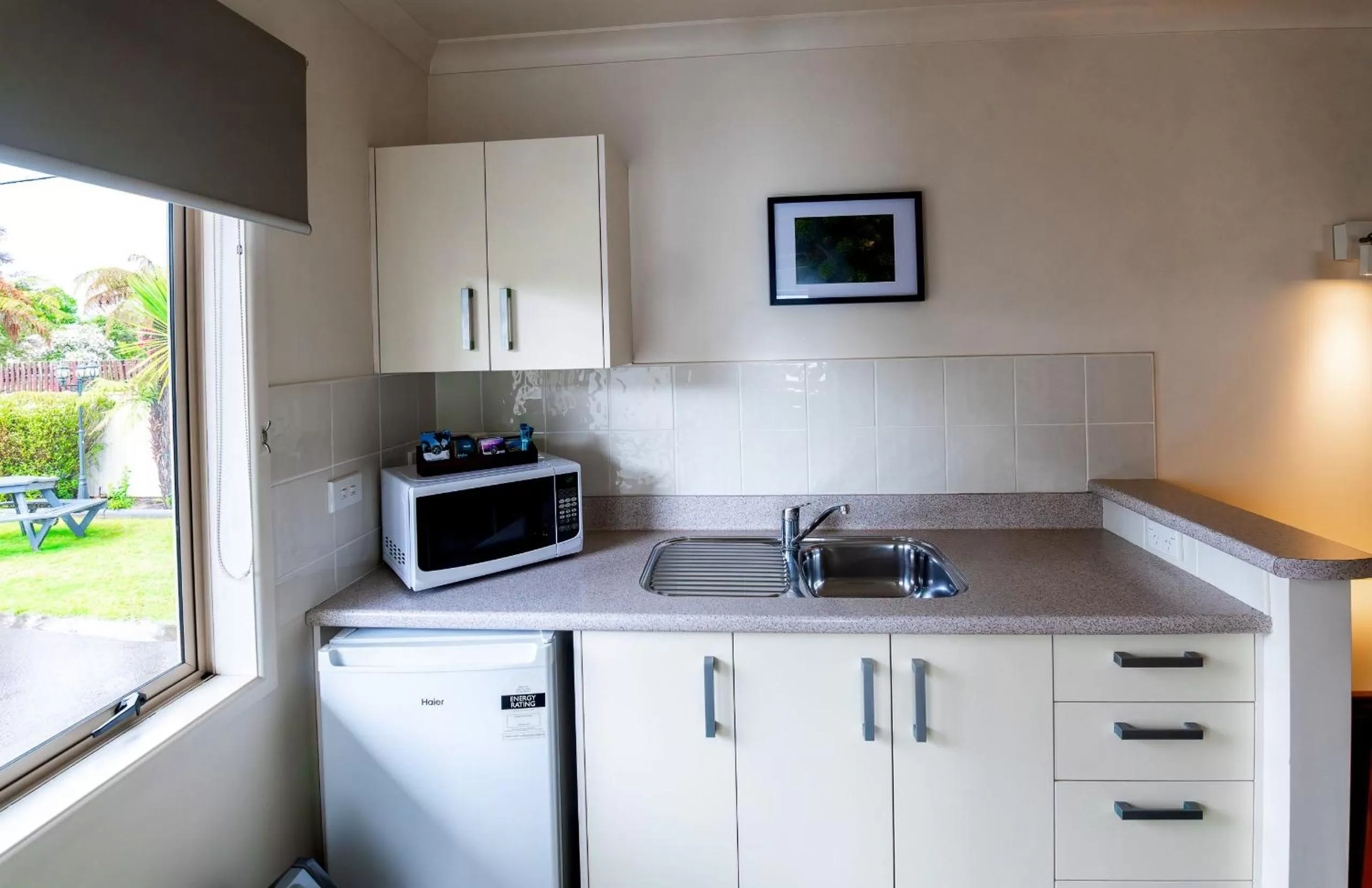 Kitchen or kitchenette, Kitchen/Kitchenette in Best Western Braeside Rotorua