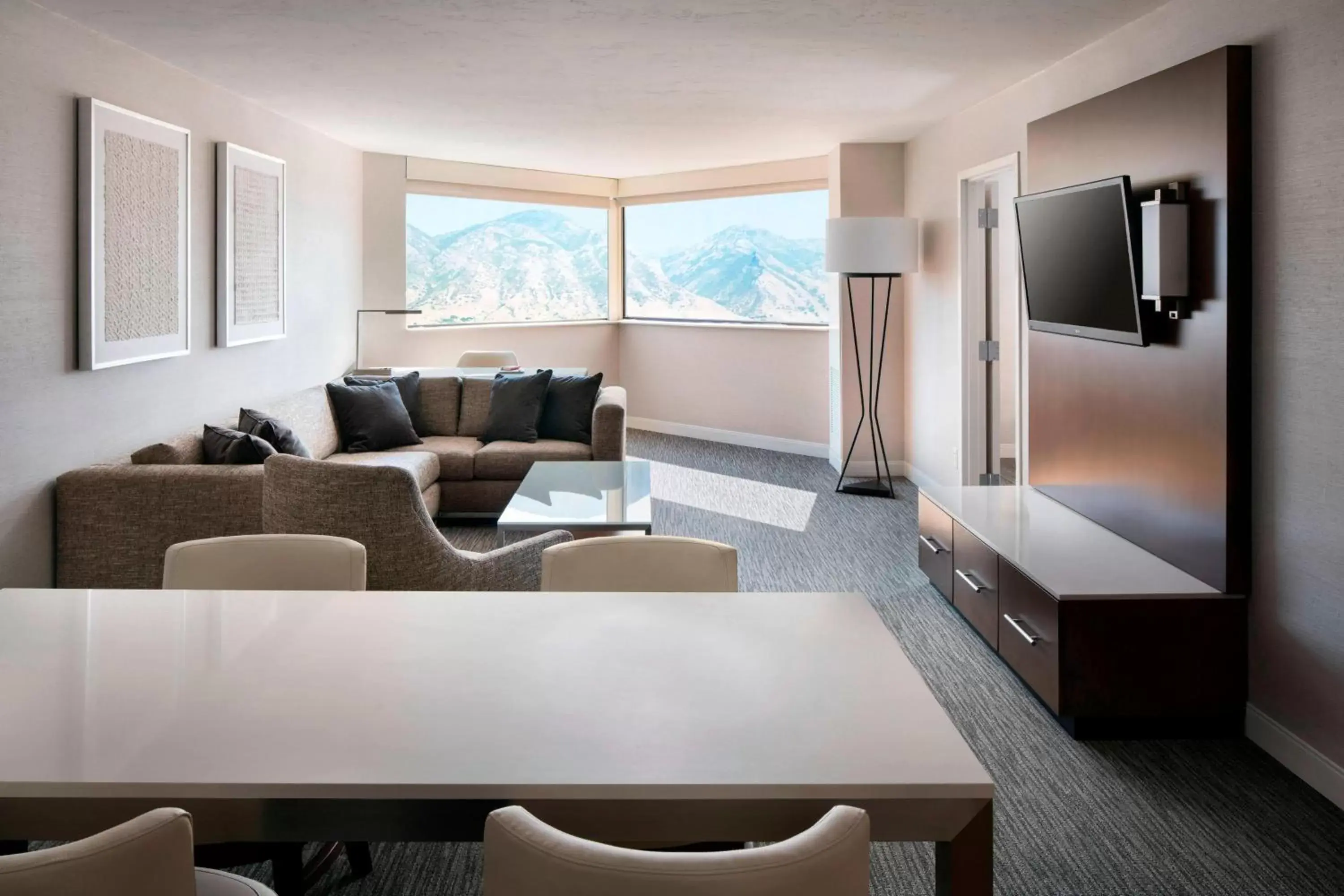 Living room, Seating Area in Provo Marriott Hotel & Conference Center