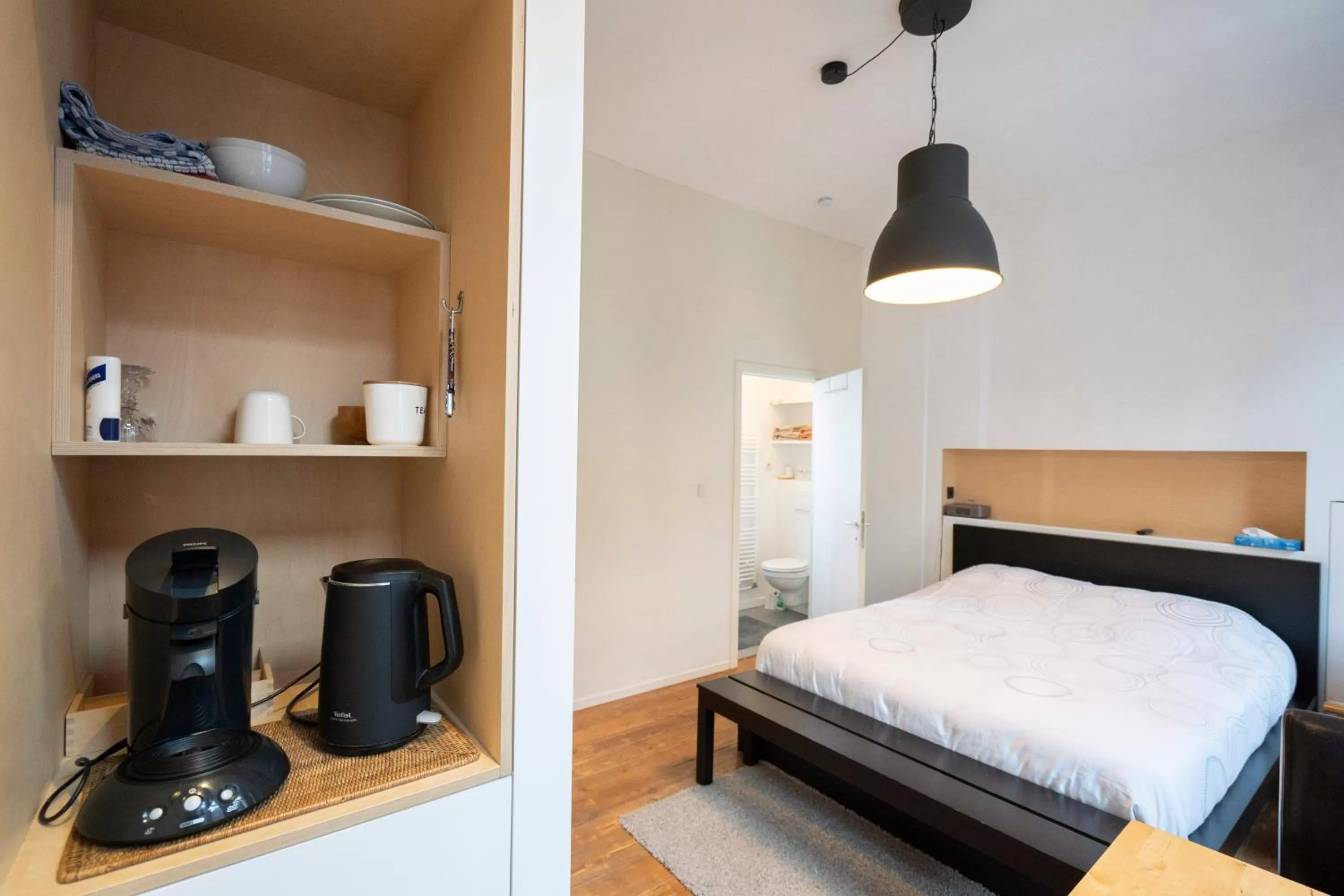 Bedroom, Bed in Because the Night city lodge