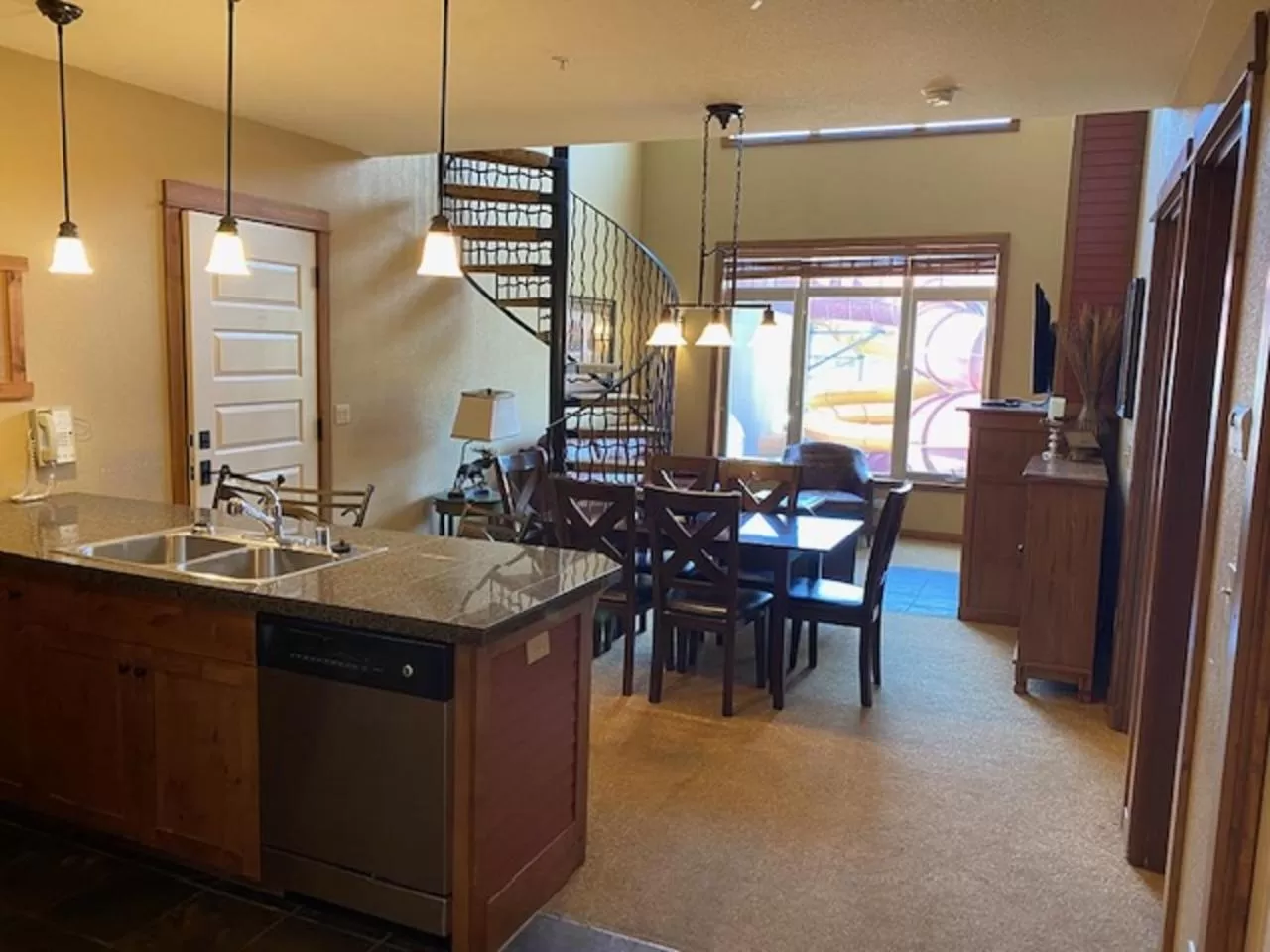 Deluxe King Suite in Morning Star Lodge - Hosted by Linda