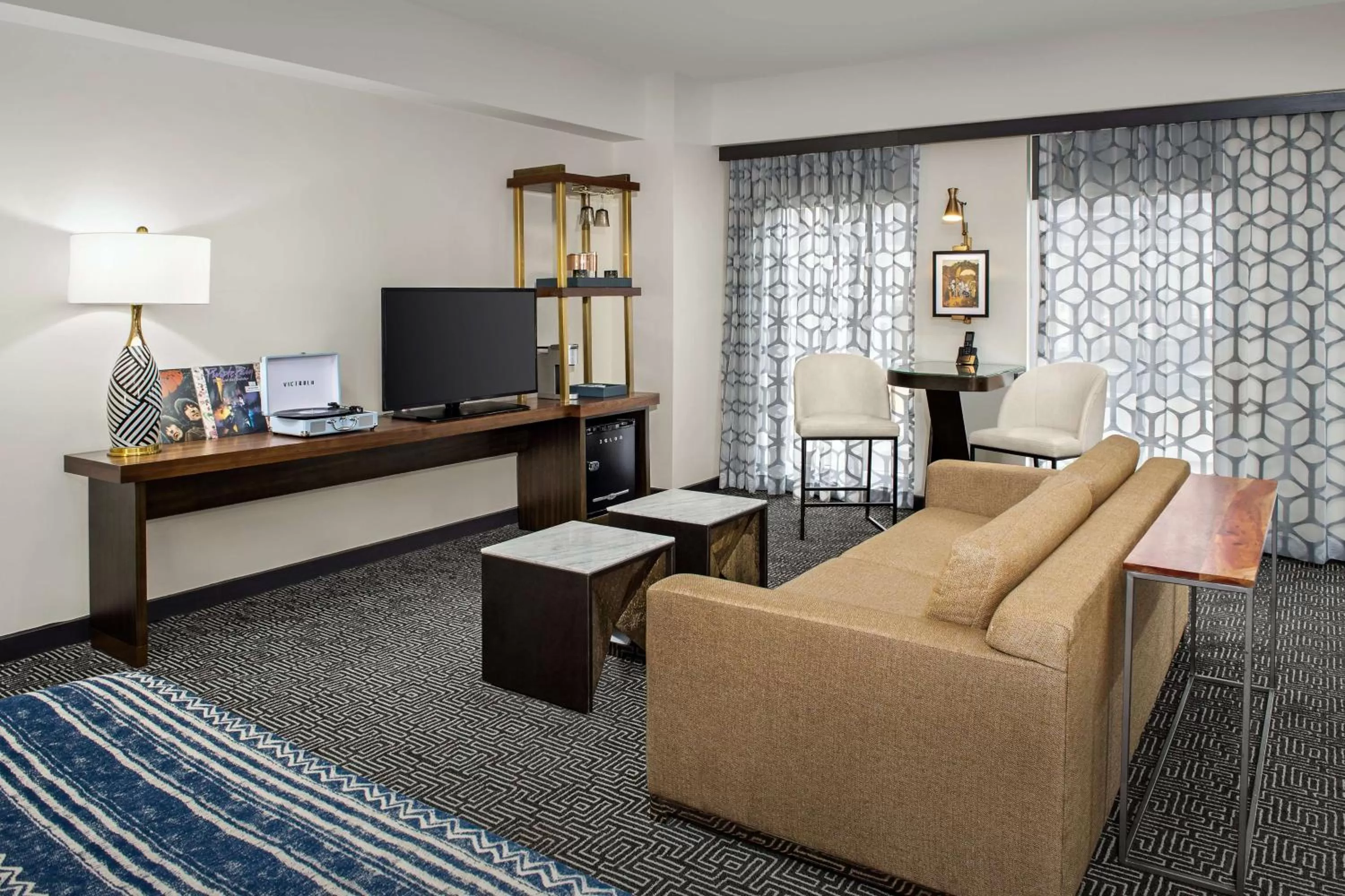 Living room in The Troubadour Hotel New Orleans