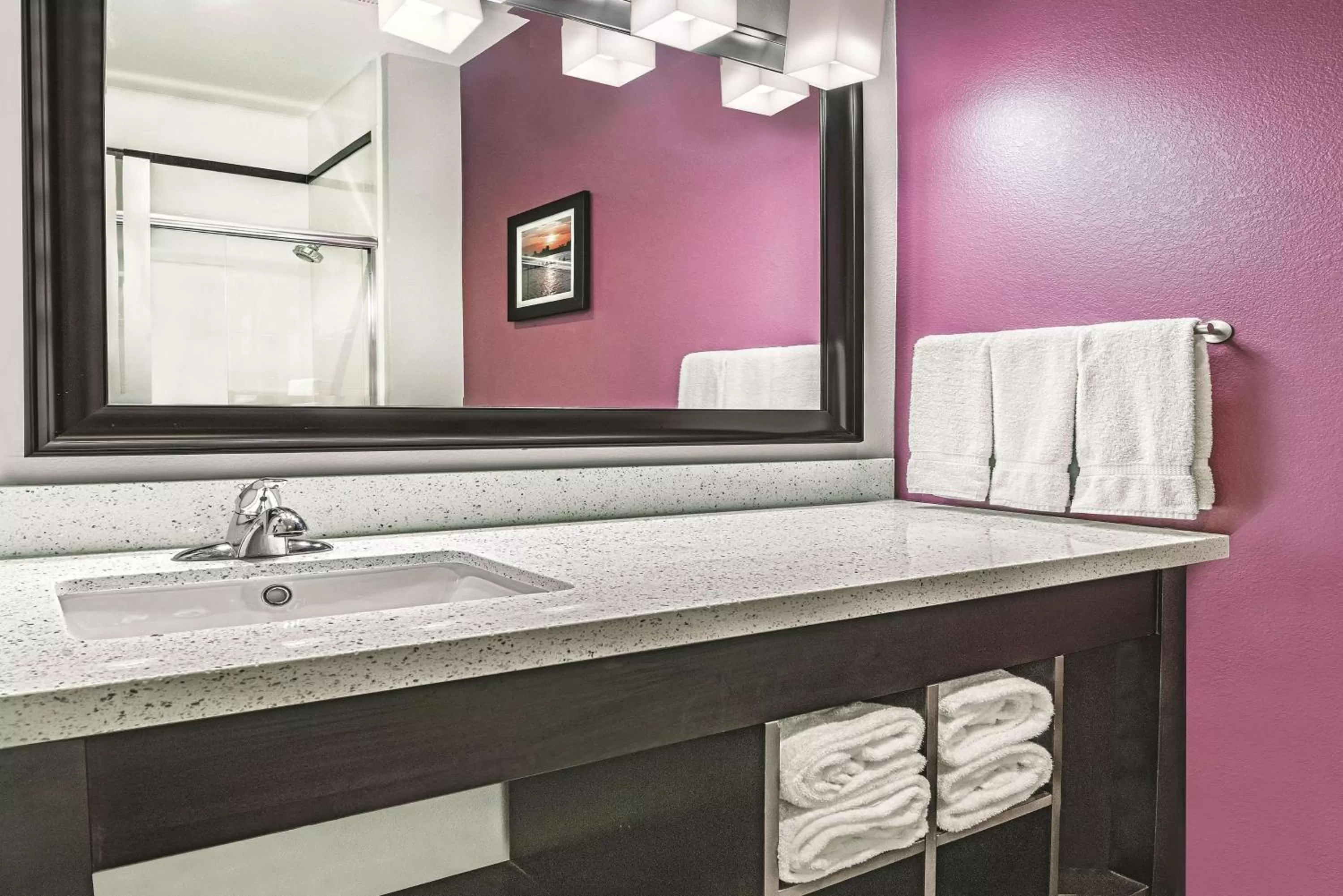 Photo of the whole room in La Quinta by Wyndham Dallas Grand Prairie North