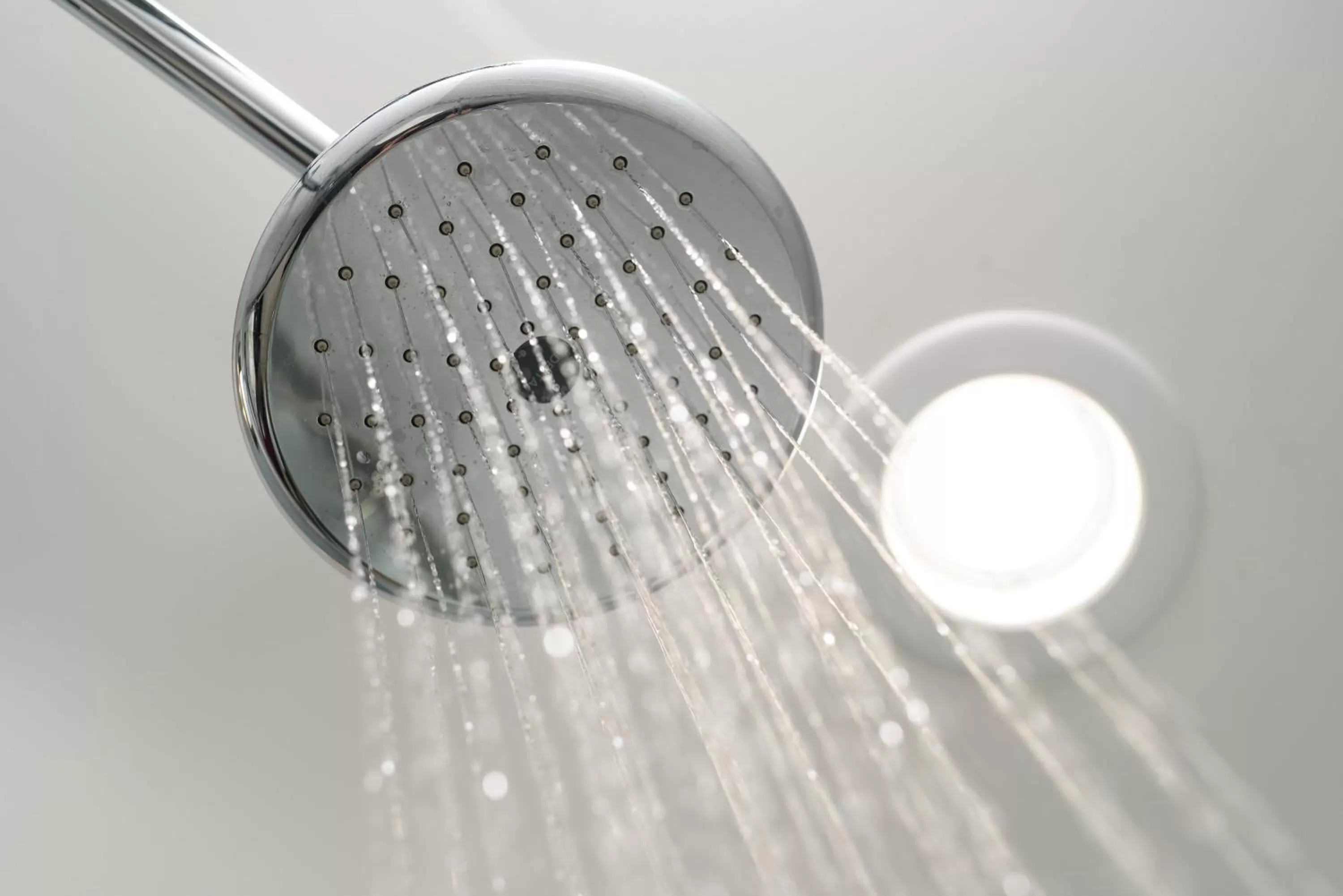 Shower in Marker 8 Hotel and Marina