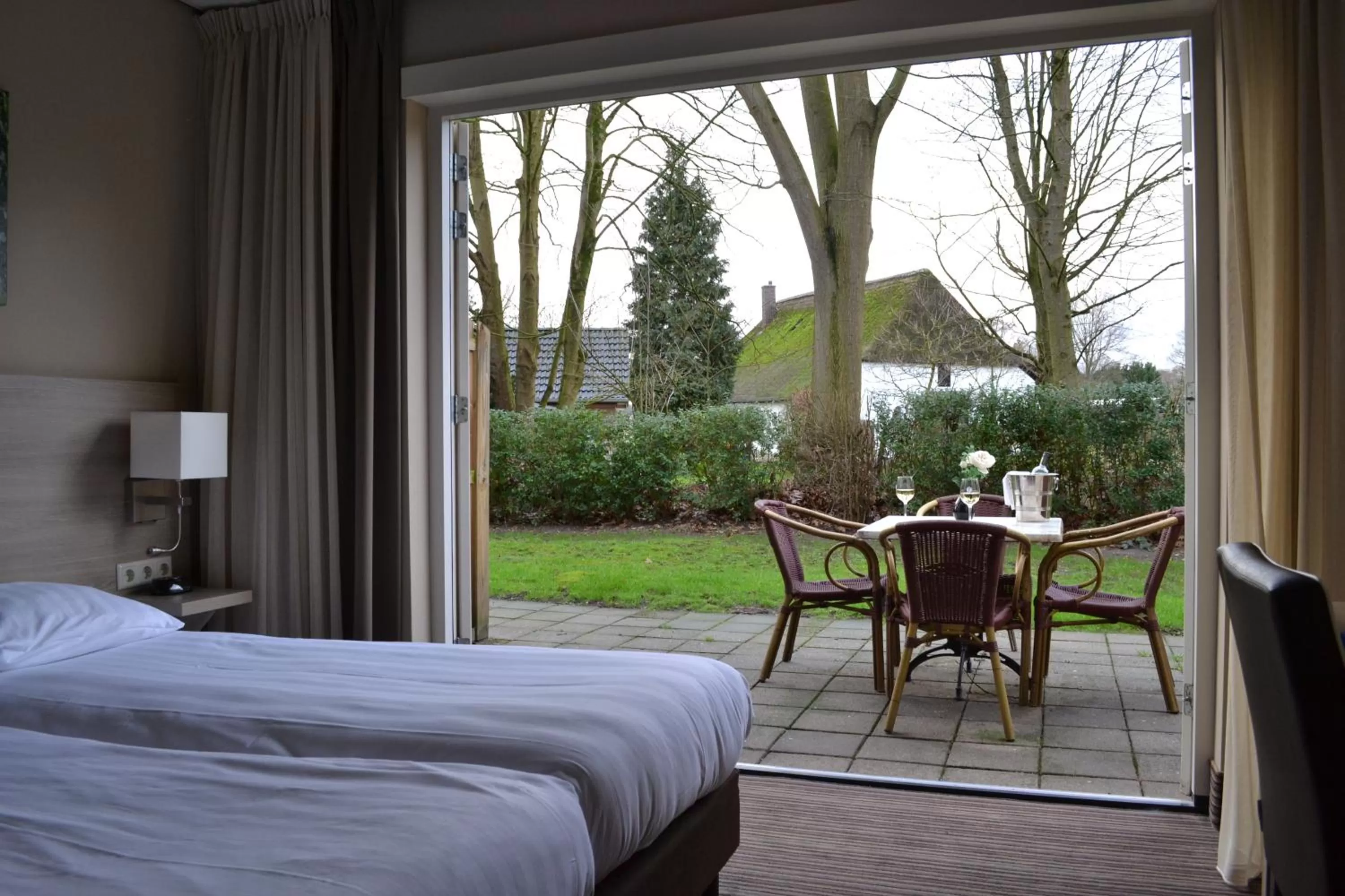 Patio, Bed in Fletcher Hotel Het Veluwse Bos