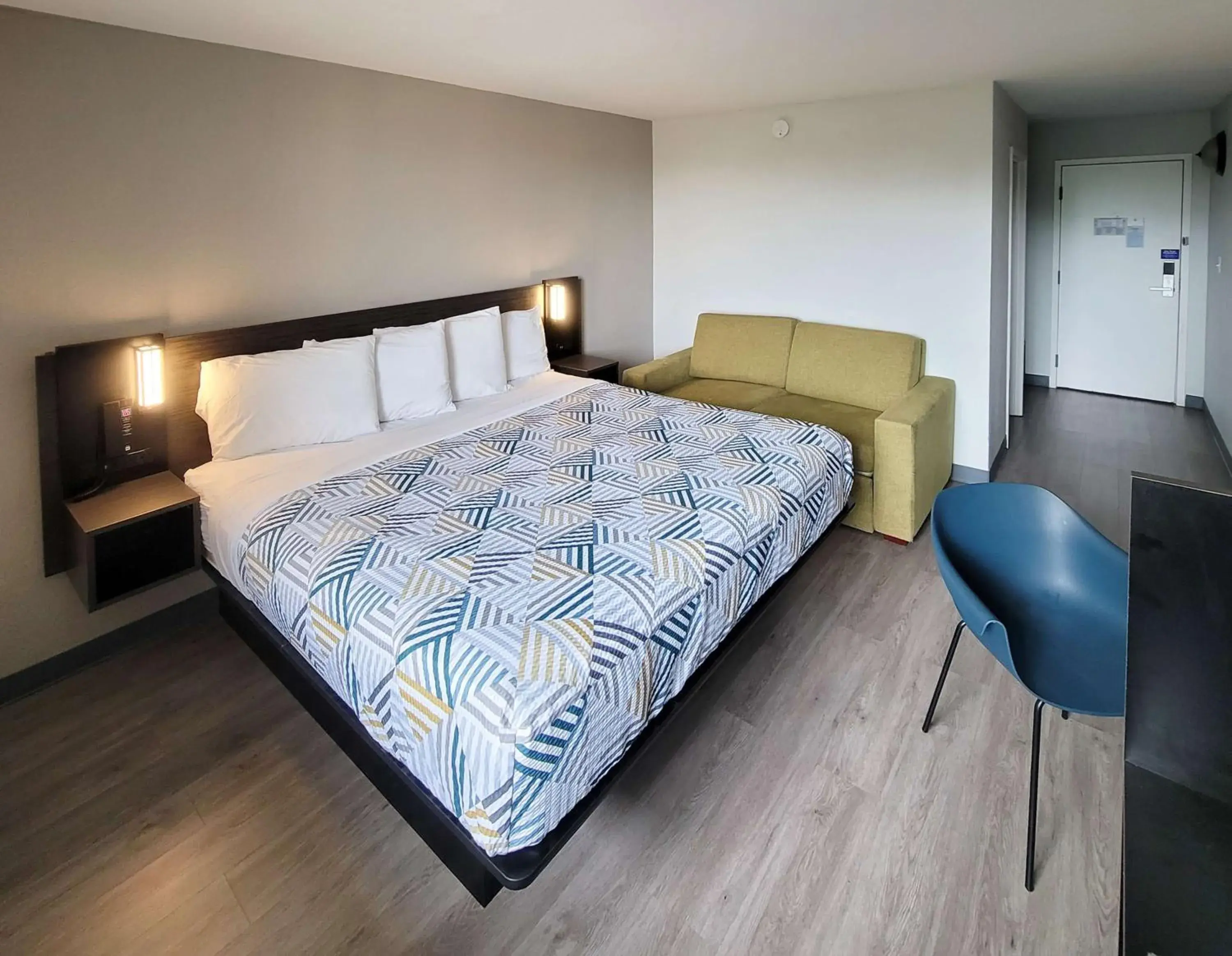 Bedroom, Bed in Motel 6 Jackson, TN Bedroom, Bed in Motel 6 Jackson, TN