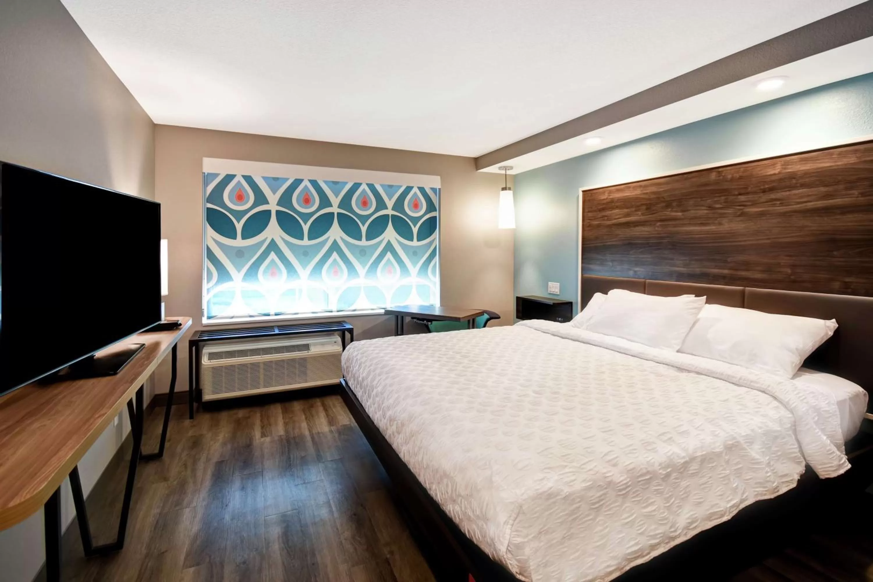 Bed in Tru By Hilton Fort Wayne