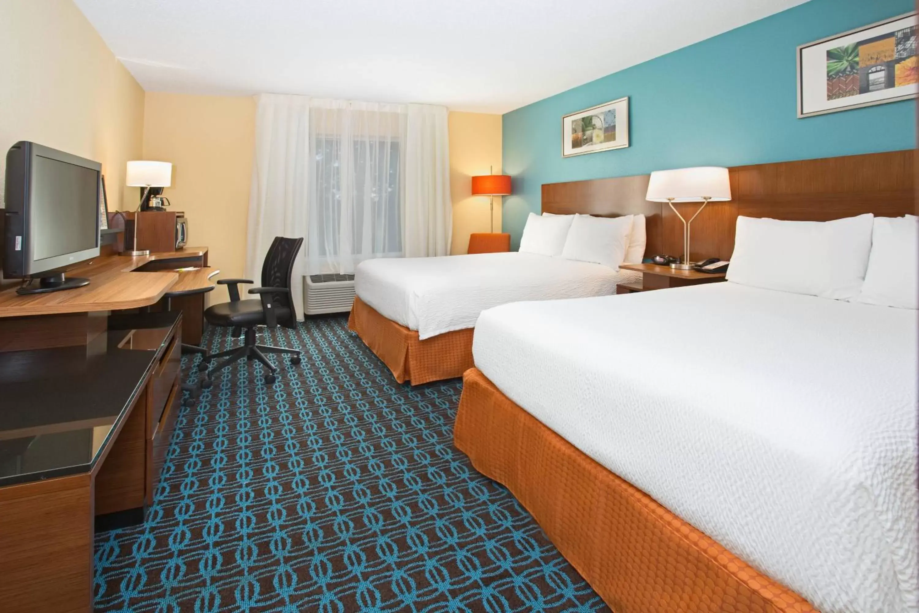 Photo of the whole room, Bed in Fairfield Inn & Suites by Marriott Boston Milford