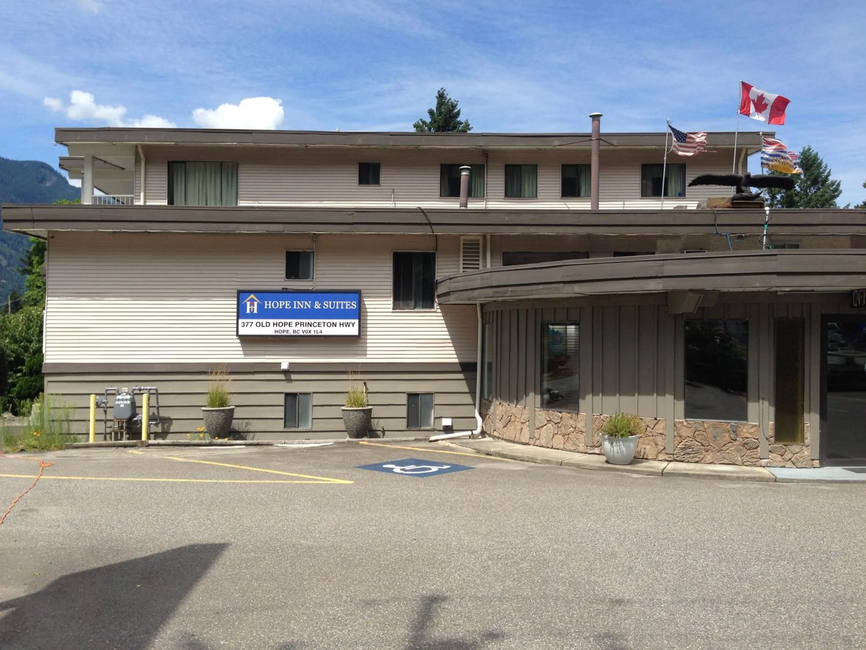 Facade/entrance in Hope Inn and Suites