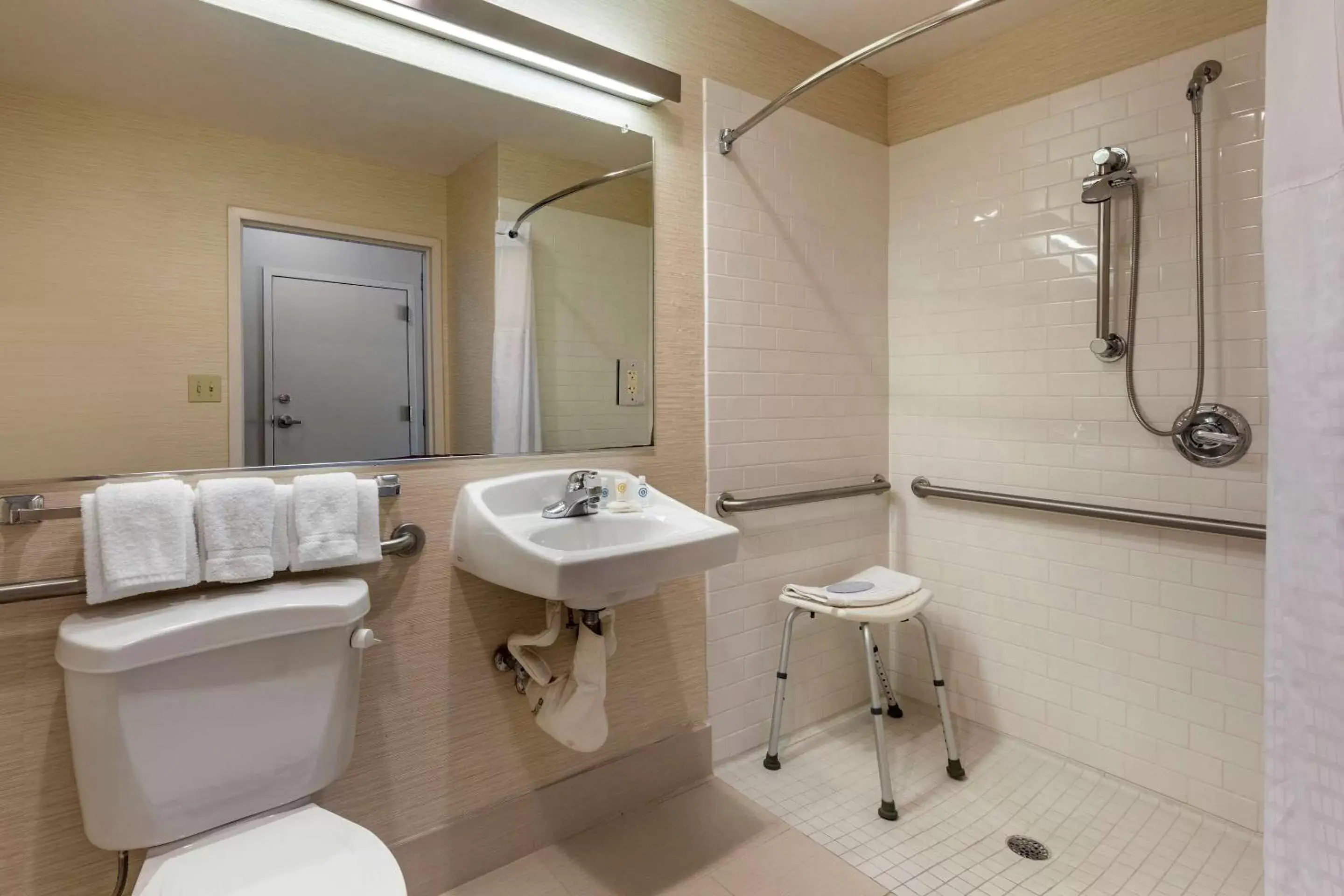 Photo of the whole room, Bathroom in Comfort Inn & Suites North Dallas-Addison