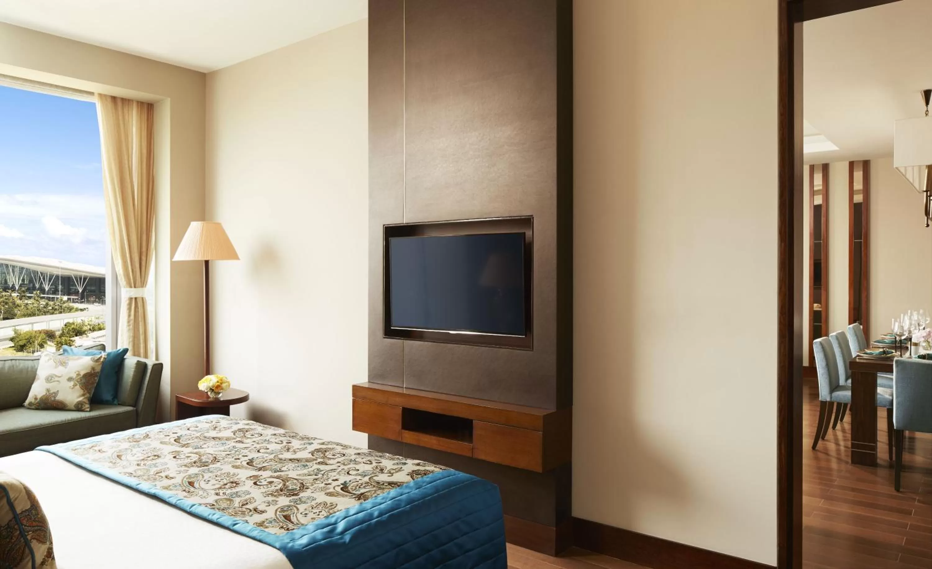 Photo of the whole room, Bed in Taj Bangalore