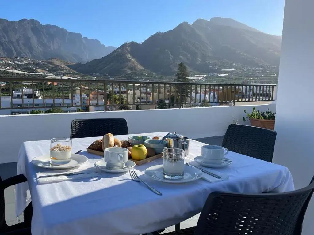 Breakfast, Mountain View in Hotel Valle Aridane