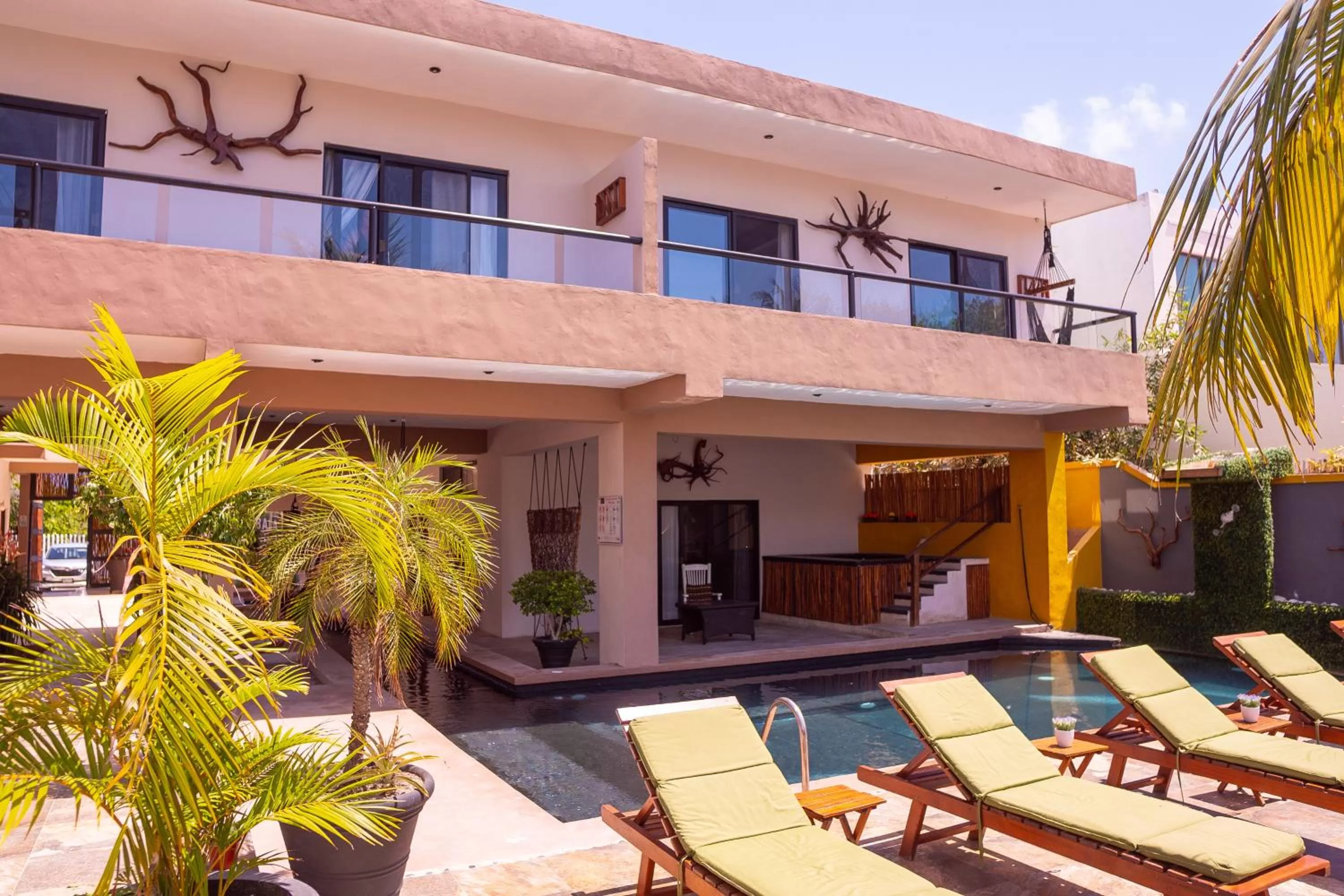 Swimming pool in Bahia Tolok