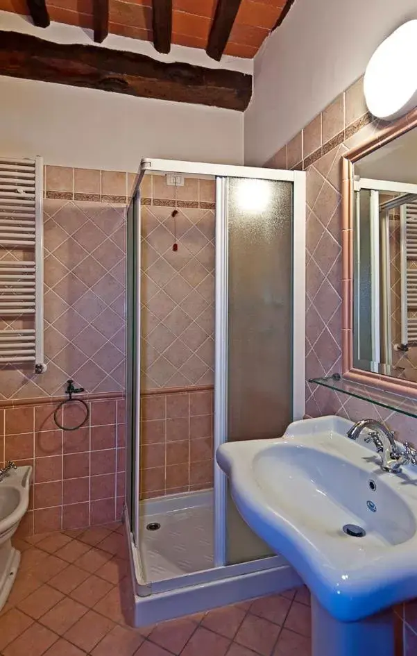 Bathroom in Hotel Villa Cheli