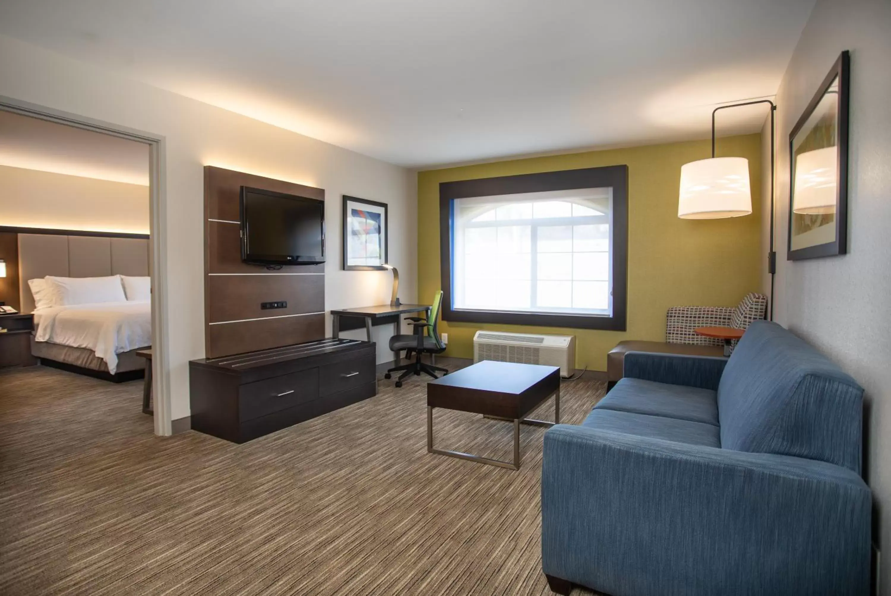 Bedroom, Seating Area in Holiday Inn Express Prescott, an IHG Hotel