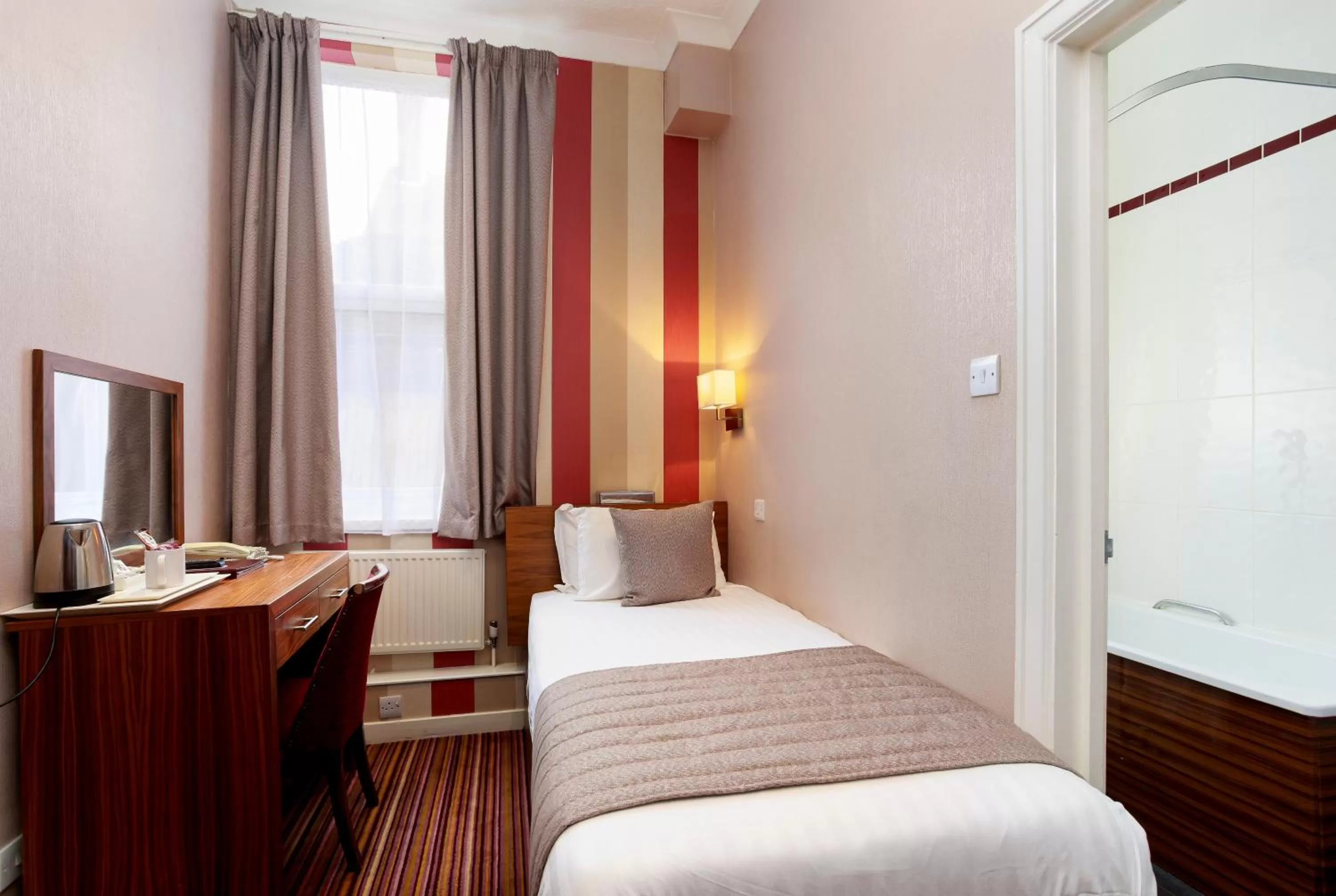 Bed in The Victoria Hotel